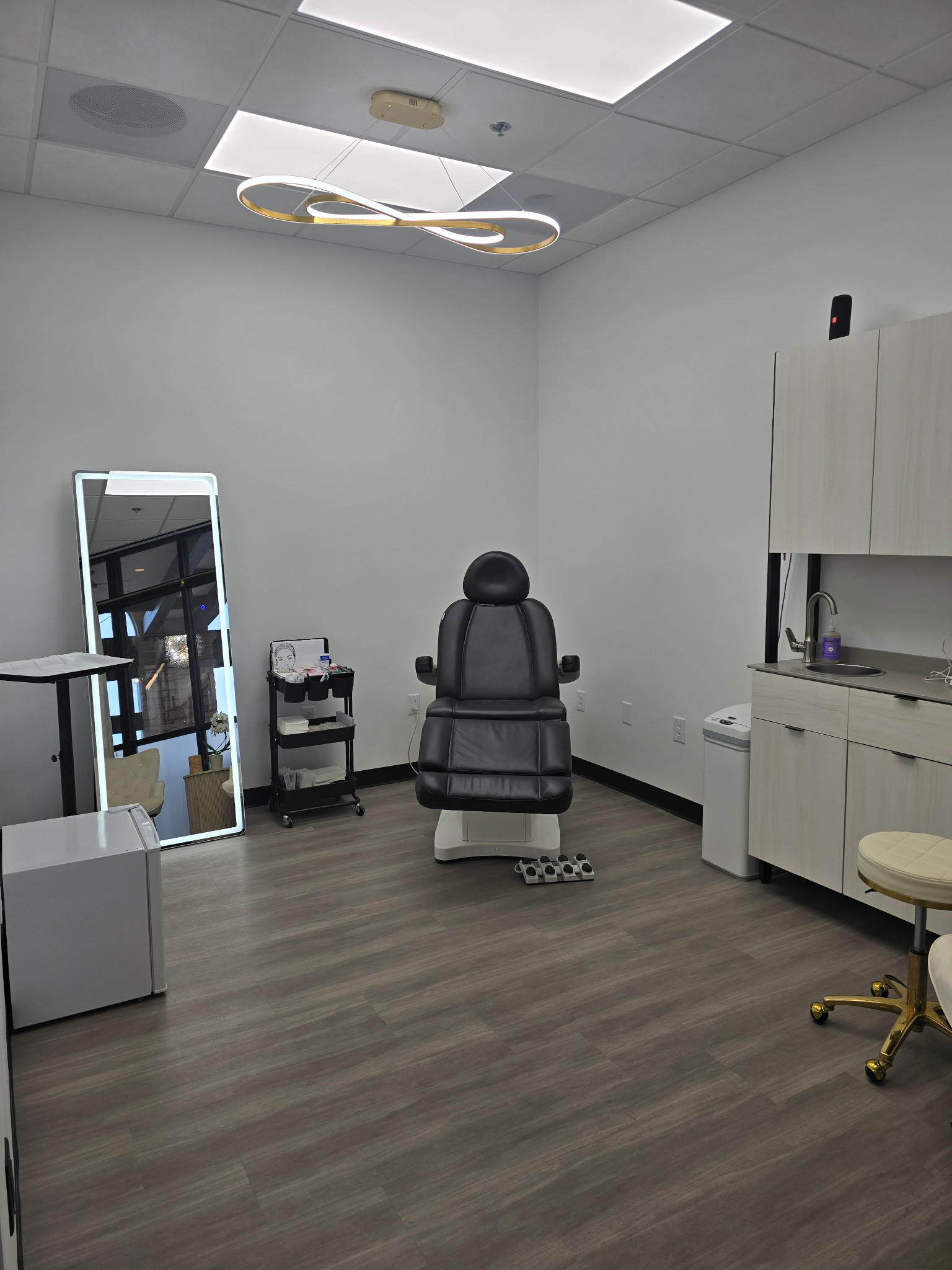 MaxWell Aesthetics - Sarah Maxwell, RN's image