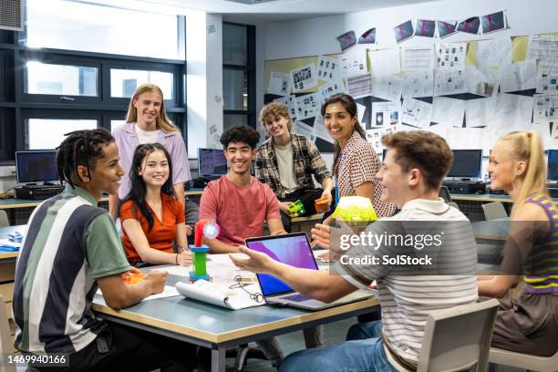 💻 Technology & Digital Engagement (coding, laptops)