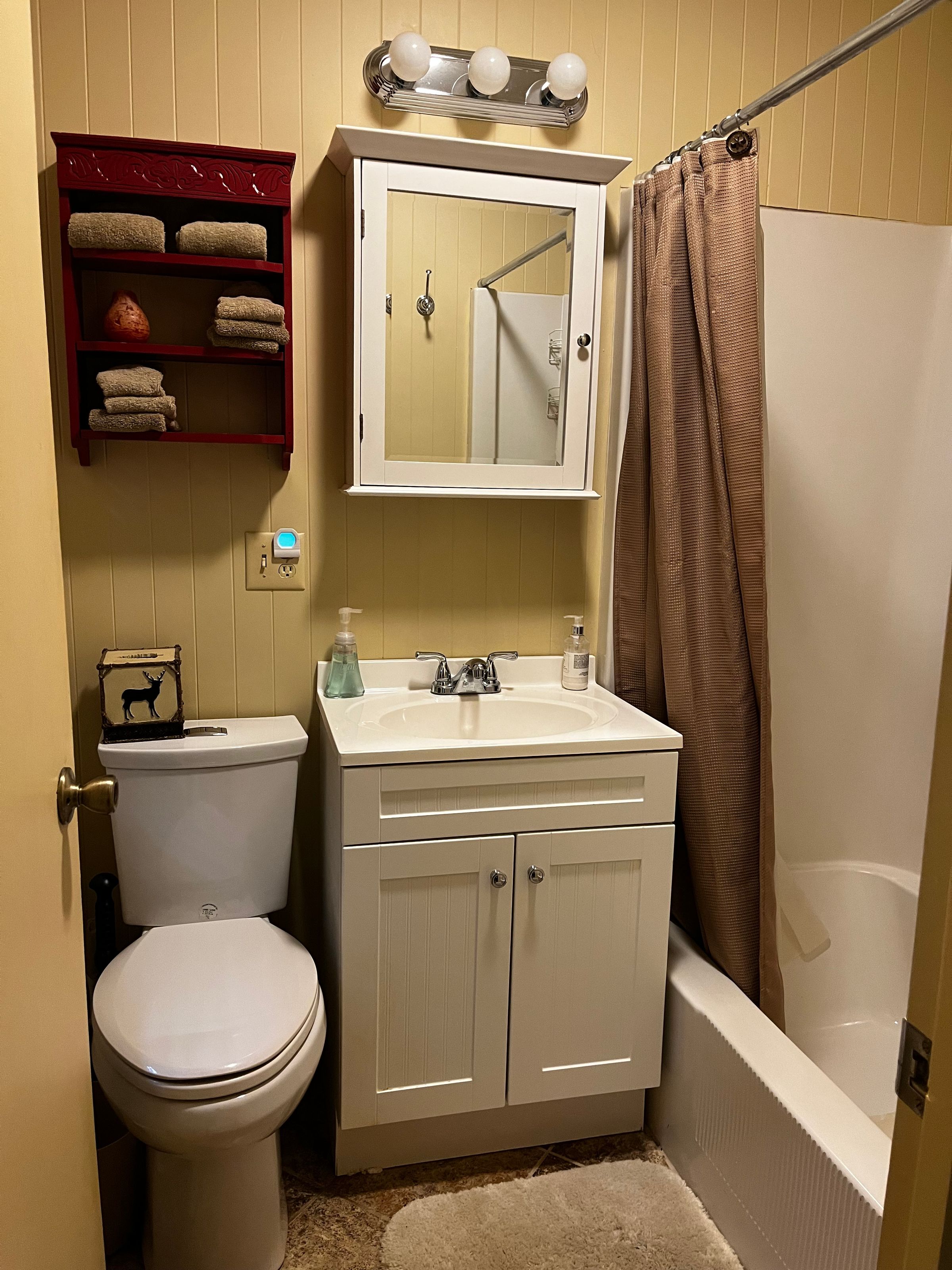 Violet and Rose Housekeeping Services's image