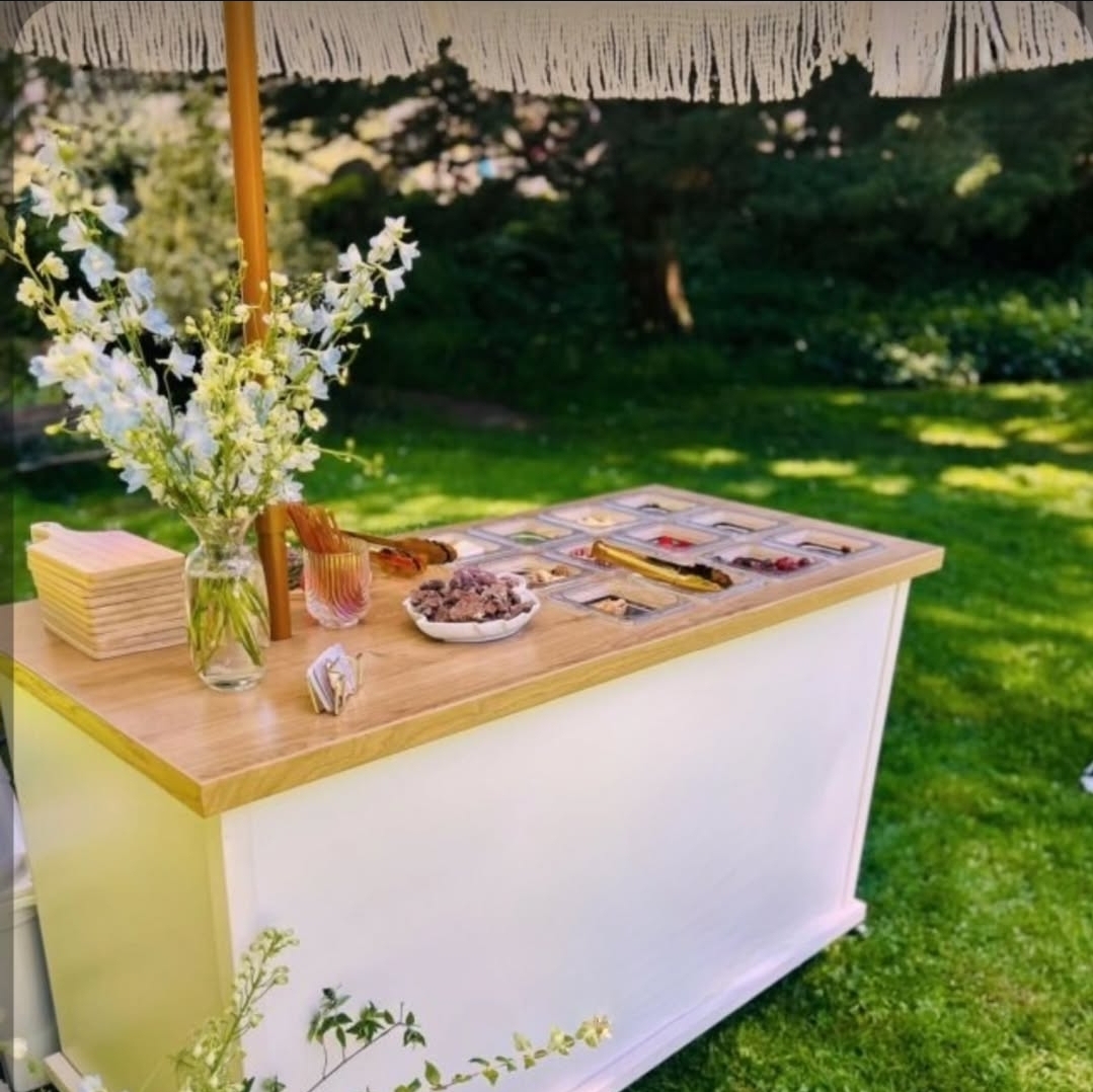 Avonlea Rose Grazing Cart's image