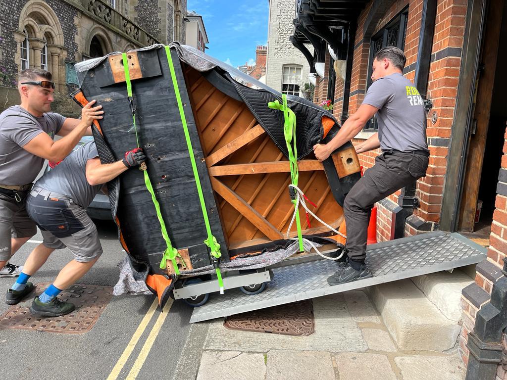 Robert's Removals & Storage's image