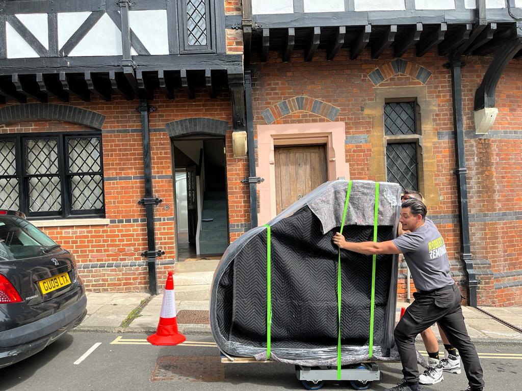 Robert's Removals & Storage's image