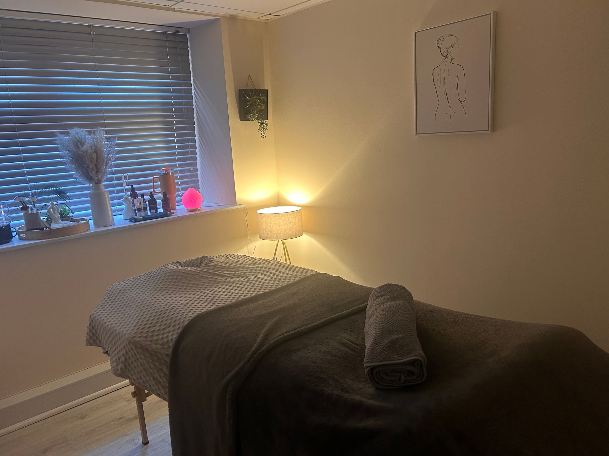 Cosy Massage Room at Mae Rae’s