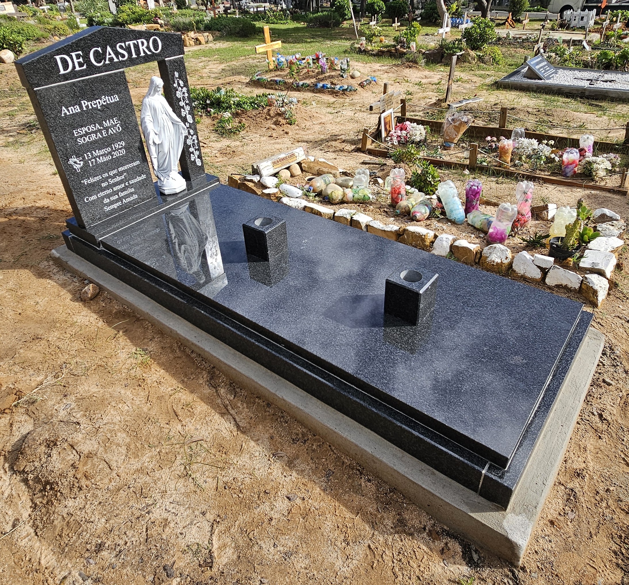 YORKE MEMORIALS's image