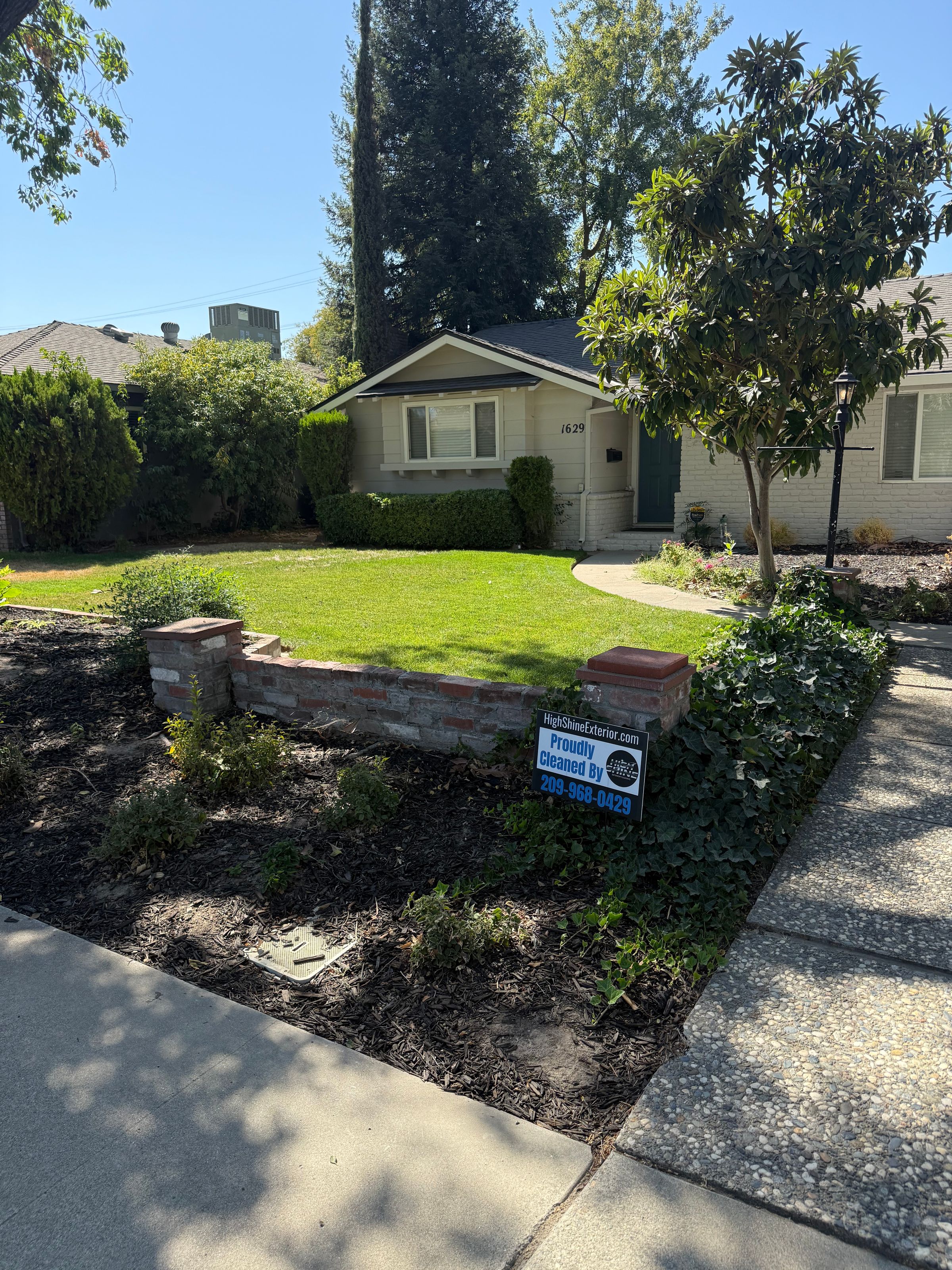 High Shine Exterior Cleaning & Holiday Lights Modesto, CA's image