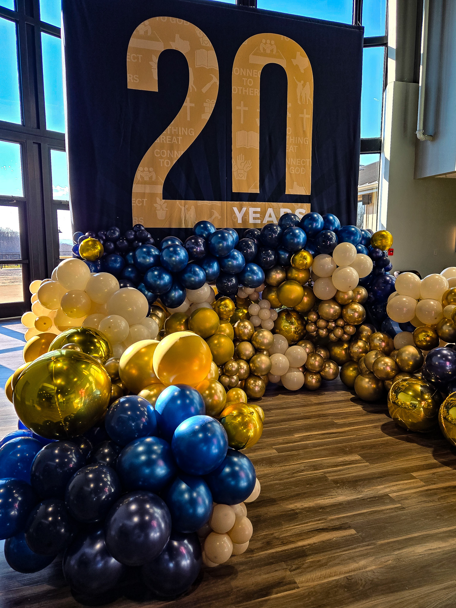 Unique Balloons & Party Decor's image