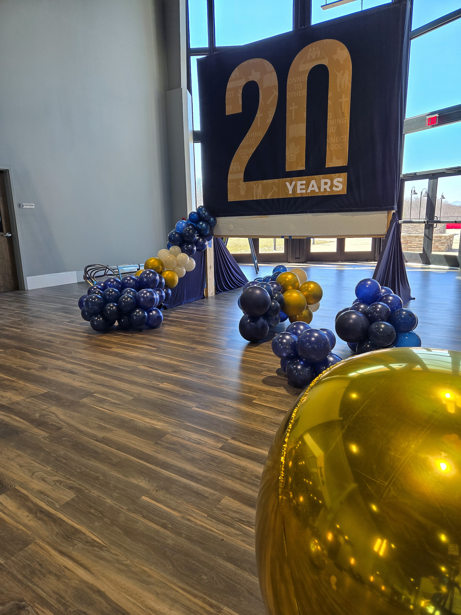 Unique Balloons & Party Decor's image