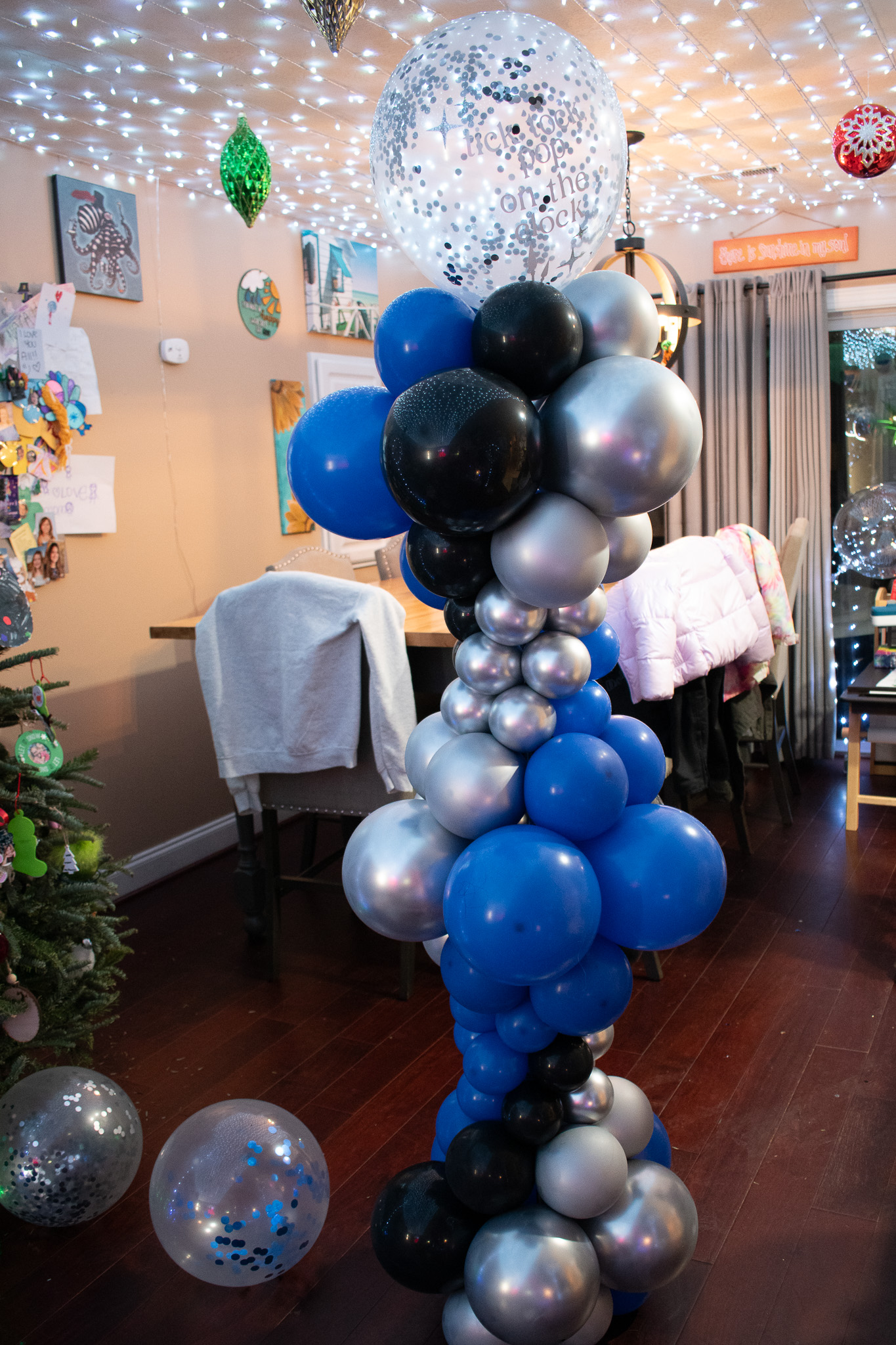 Unique Balloons & Party Decor's image