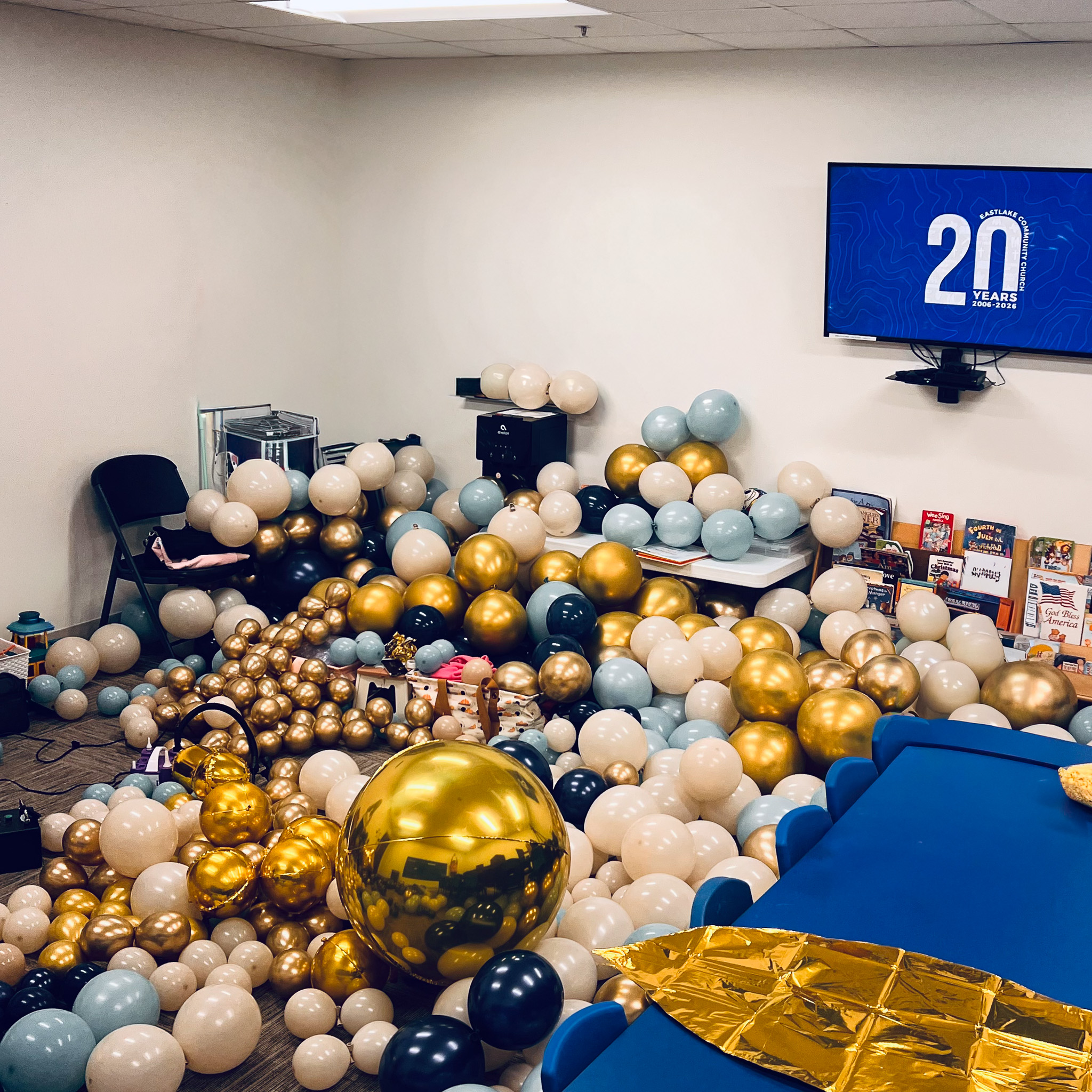 Unique Balloons & Party Decor's image