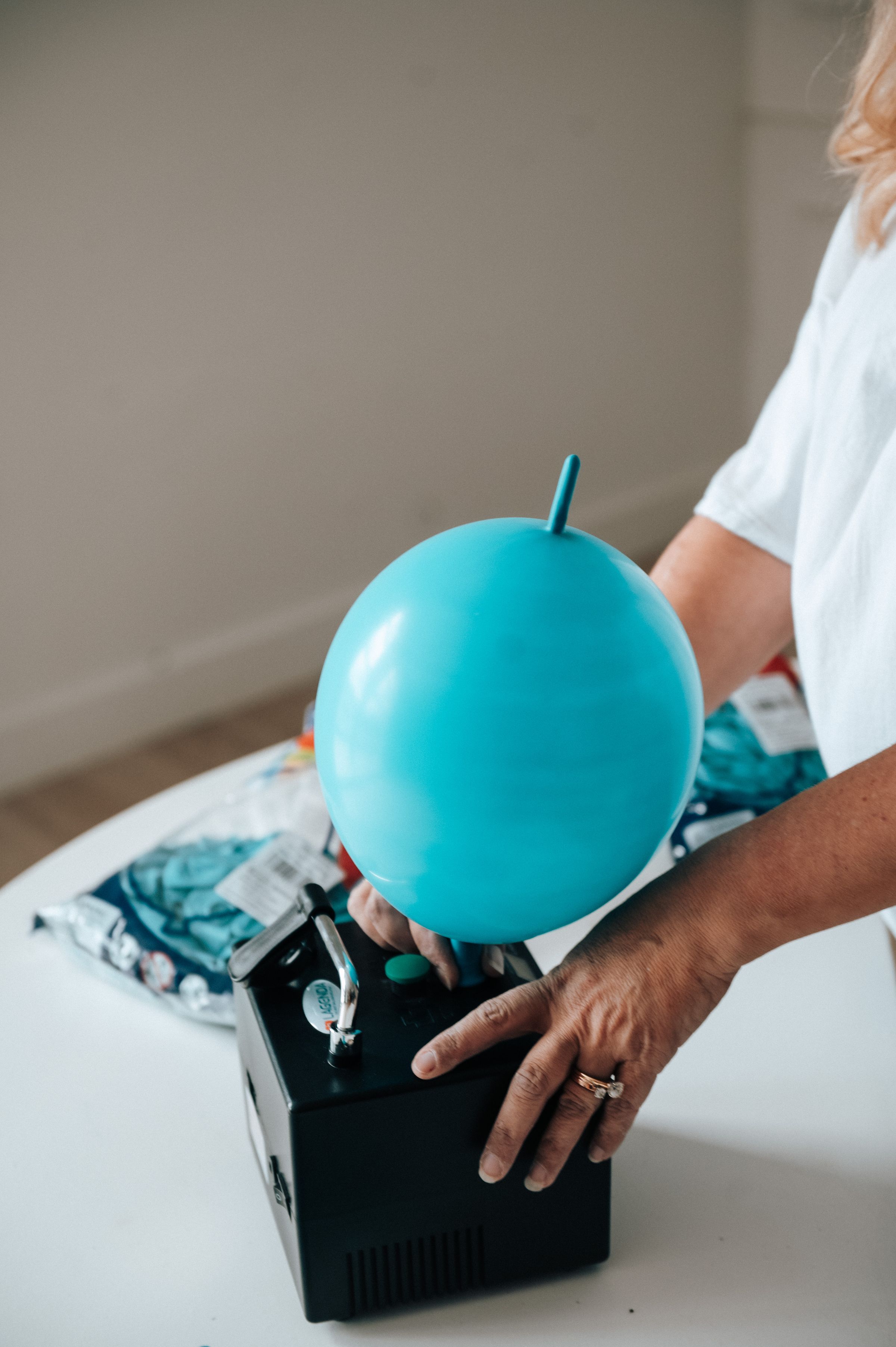 Unique Balloons & Party Decor's image