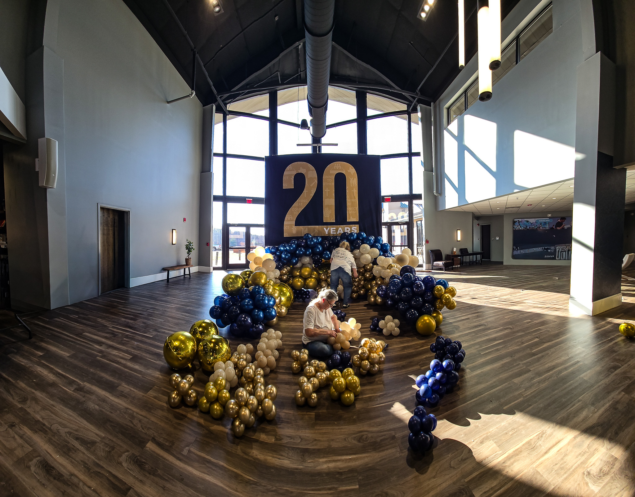 Unique Balloons & Party Decor's image