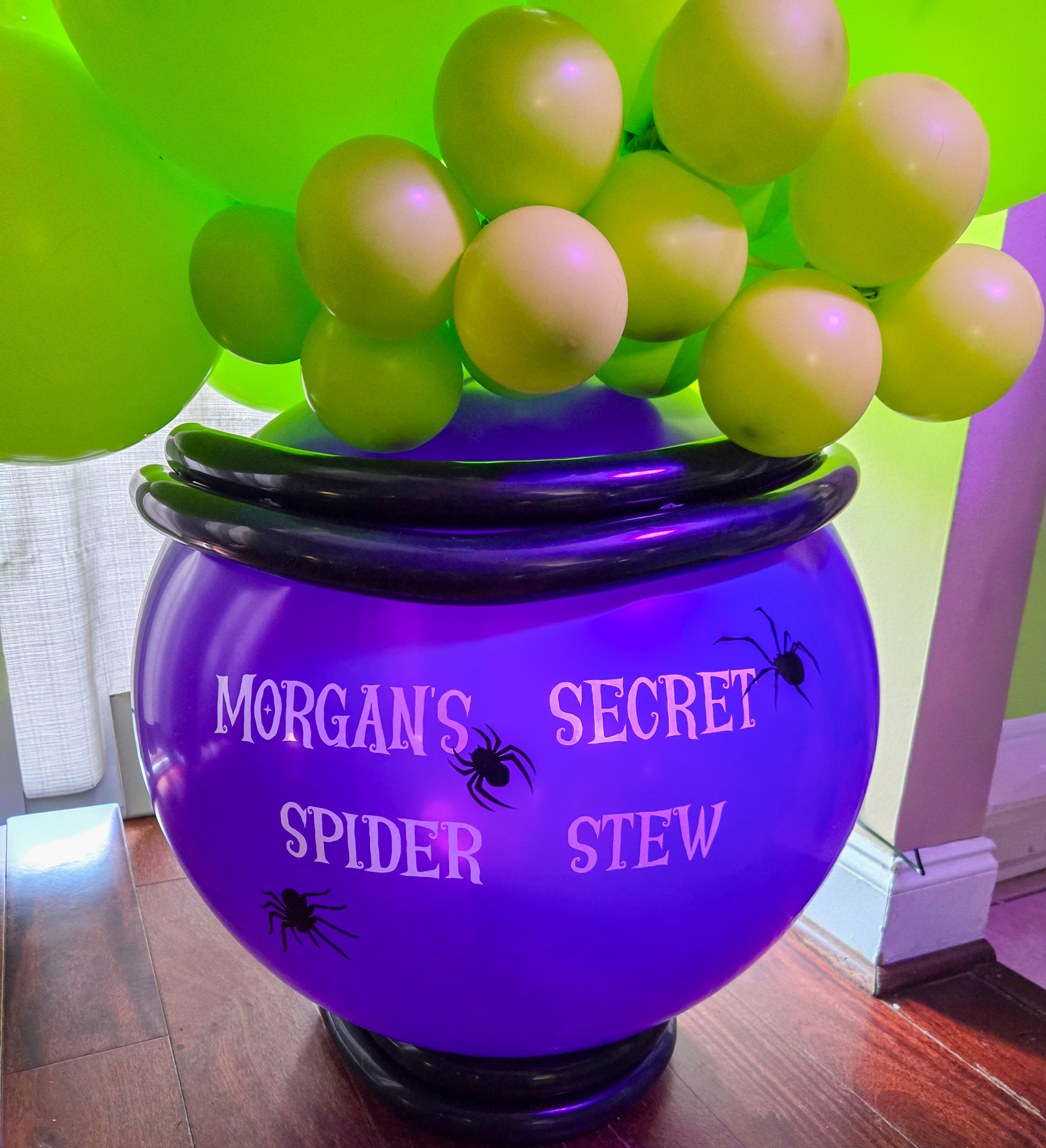 Unique Balloons & Party Decor's image