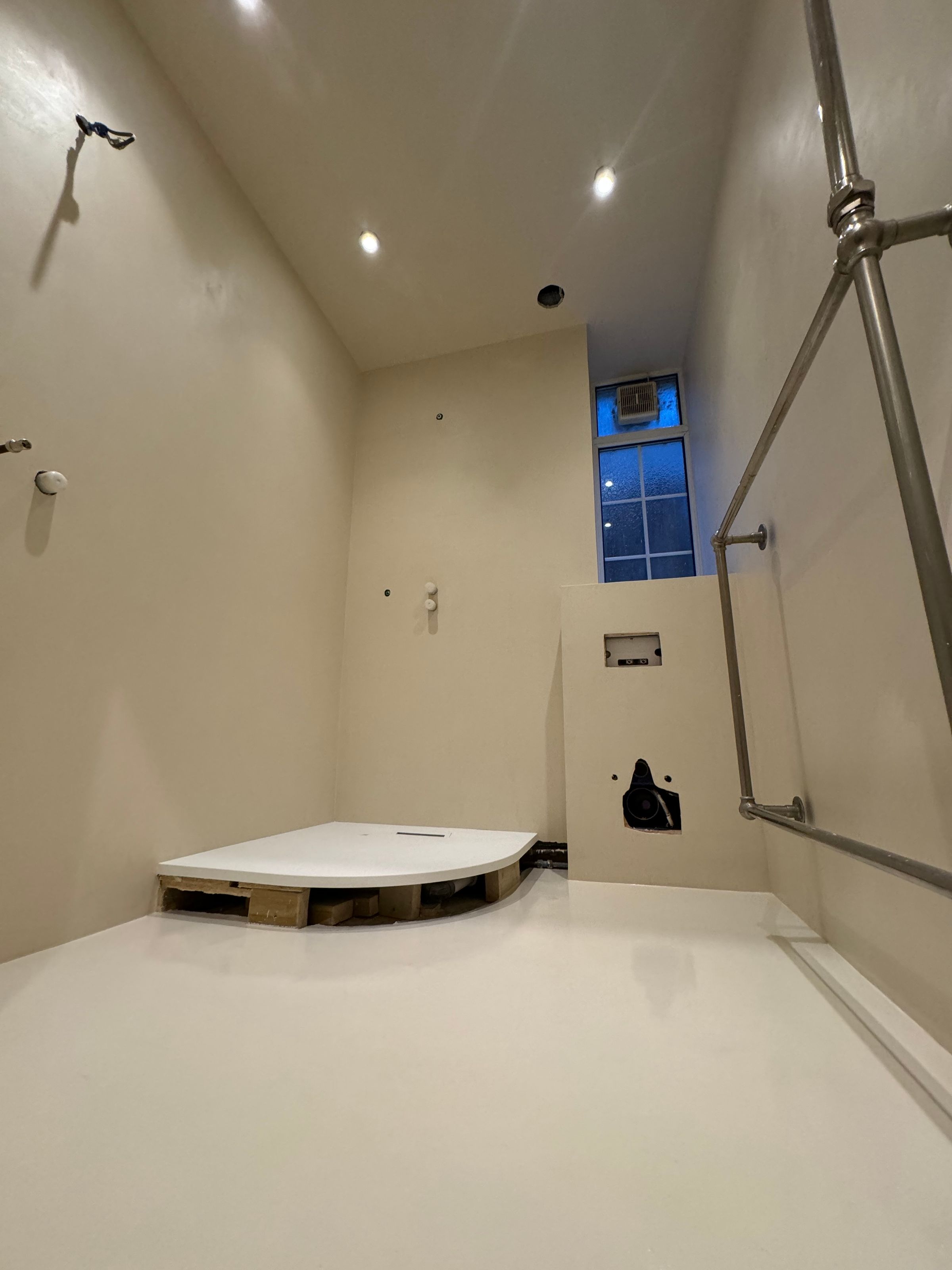 Vino Blanco bathroom