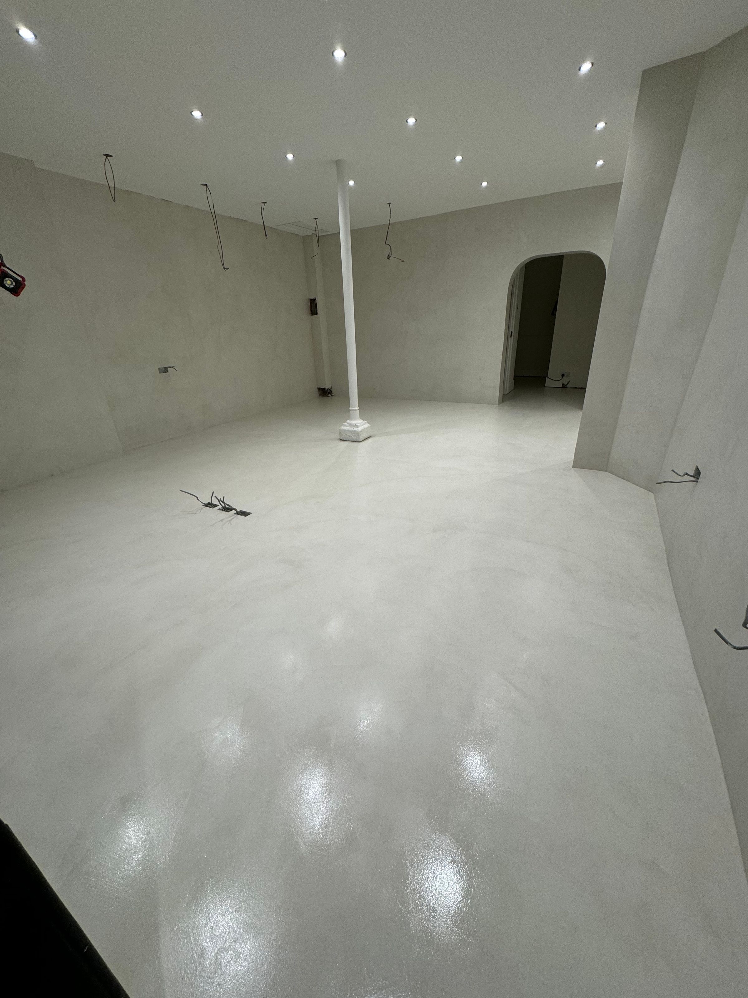 Floor- walls