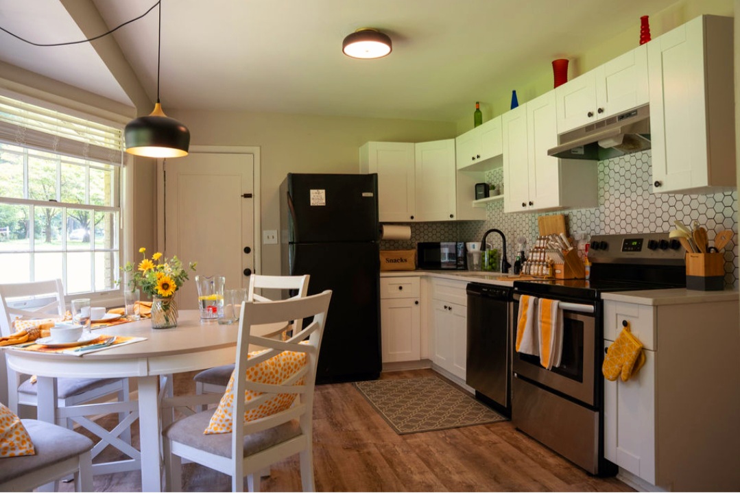 Bright Knights Property's image