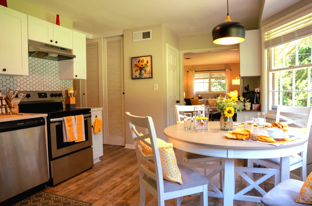 Bright Knights Property's image