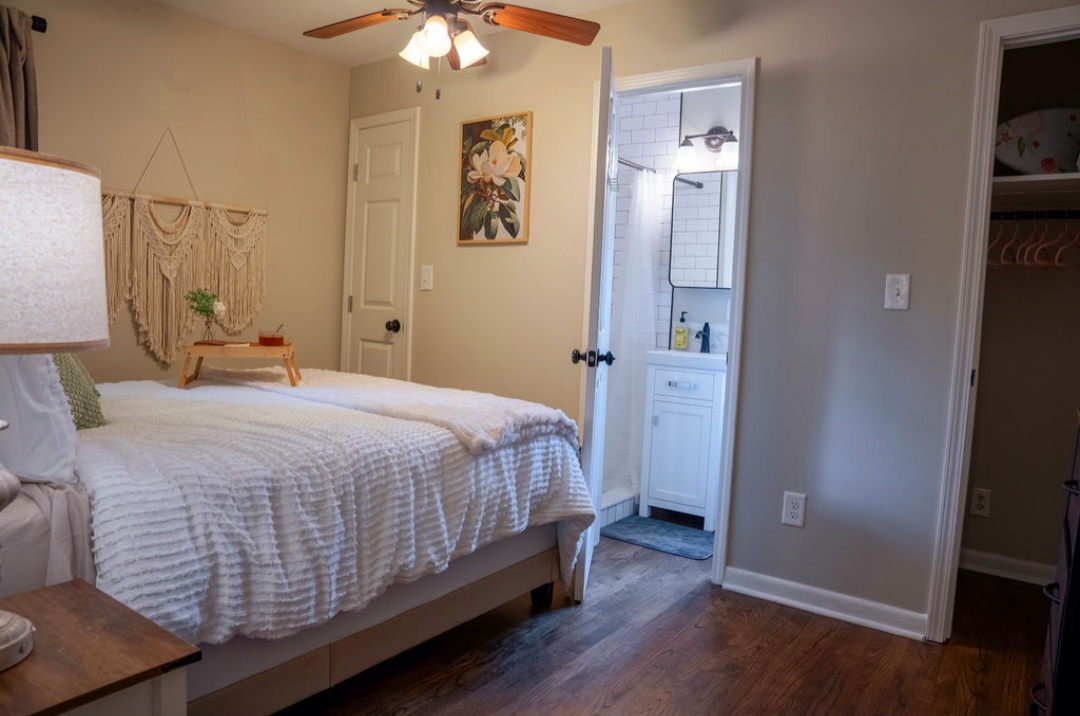 Bright Knights Property's image