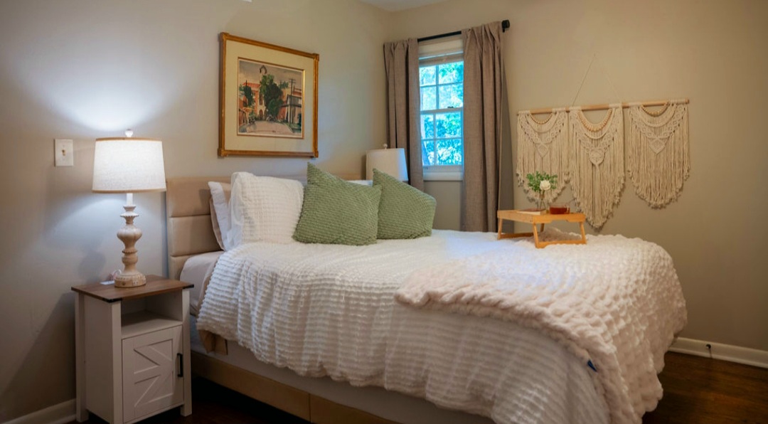 Bright Knights Property's image