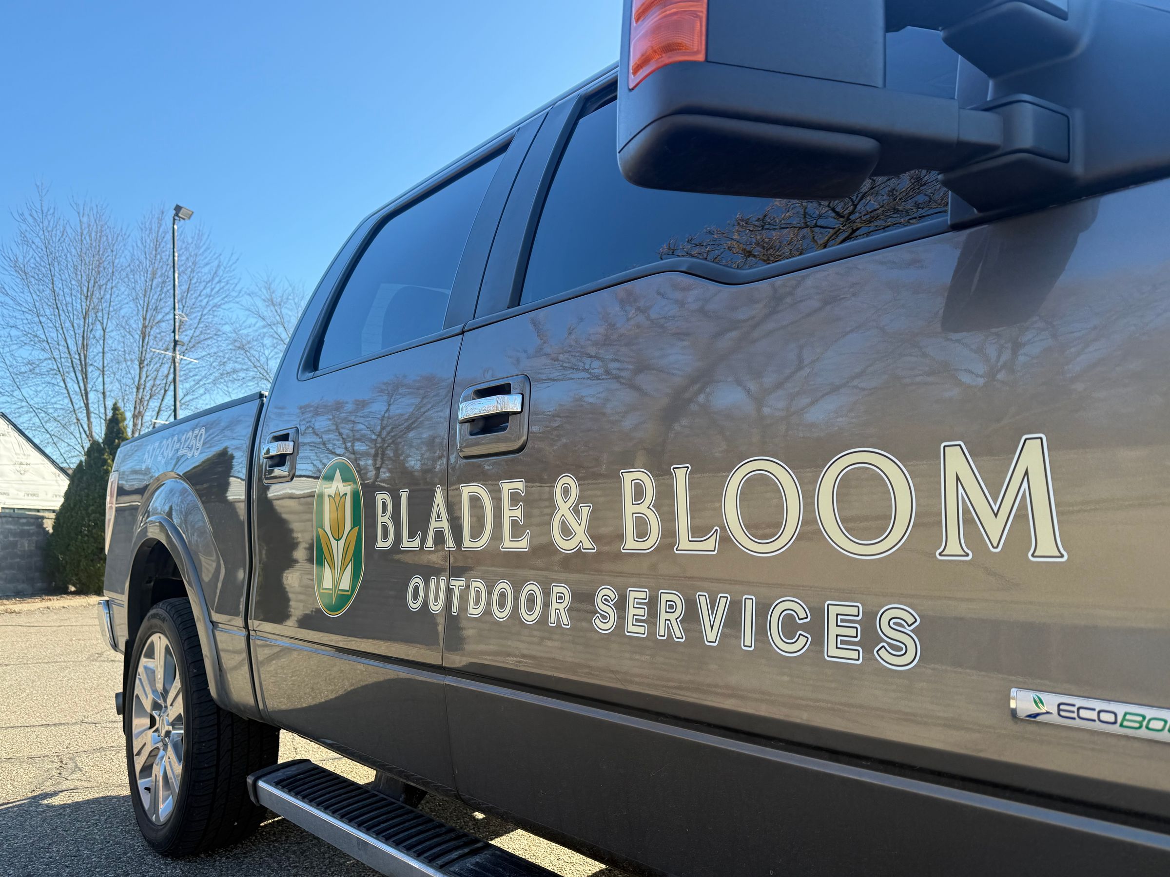 Blade & Bloom Outdoor Services - Metro Detroit Landscaping 's image