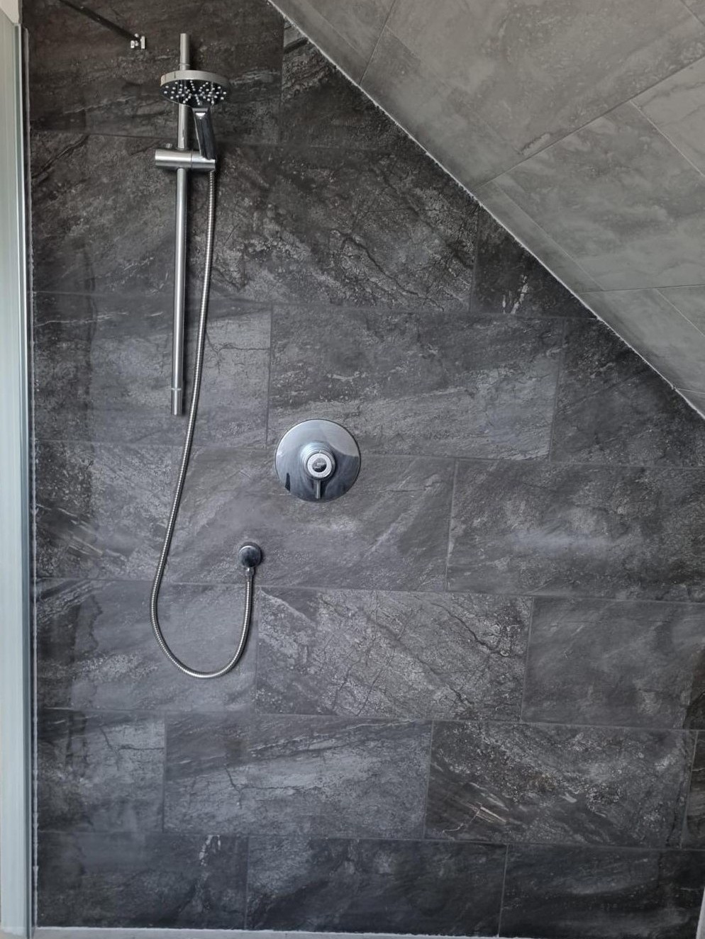 LH Plumbing and Heating's image