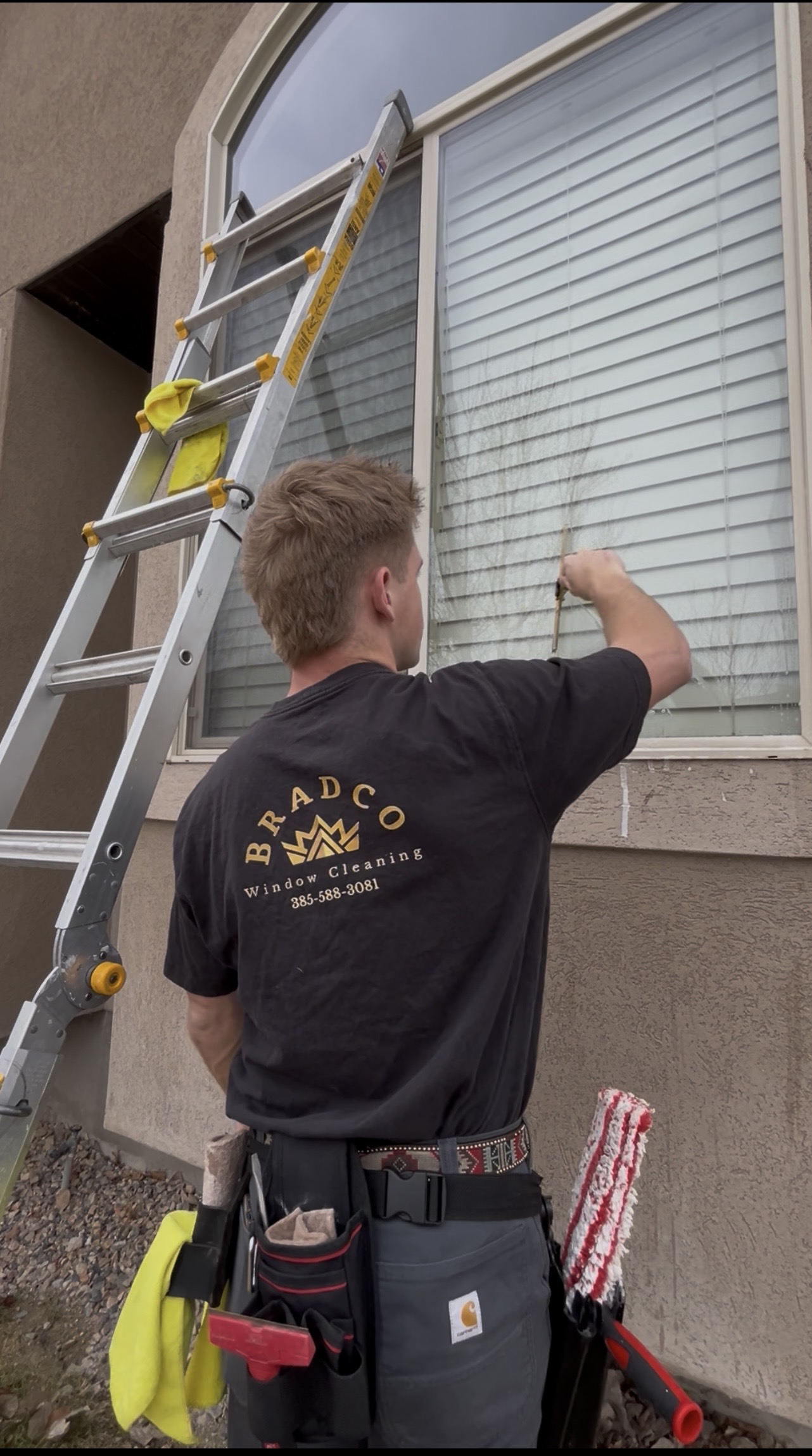 Window cleaning near me 's image