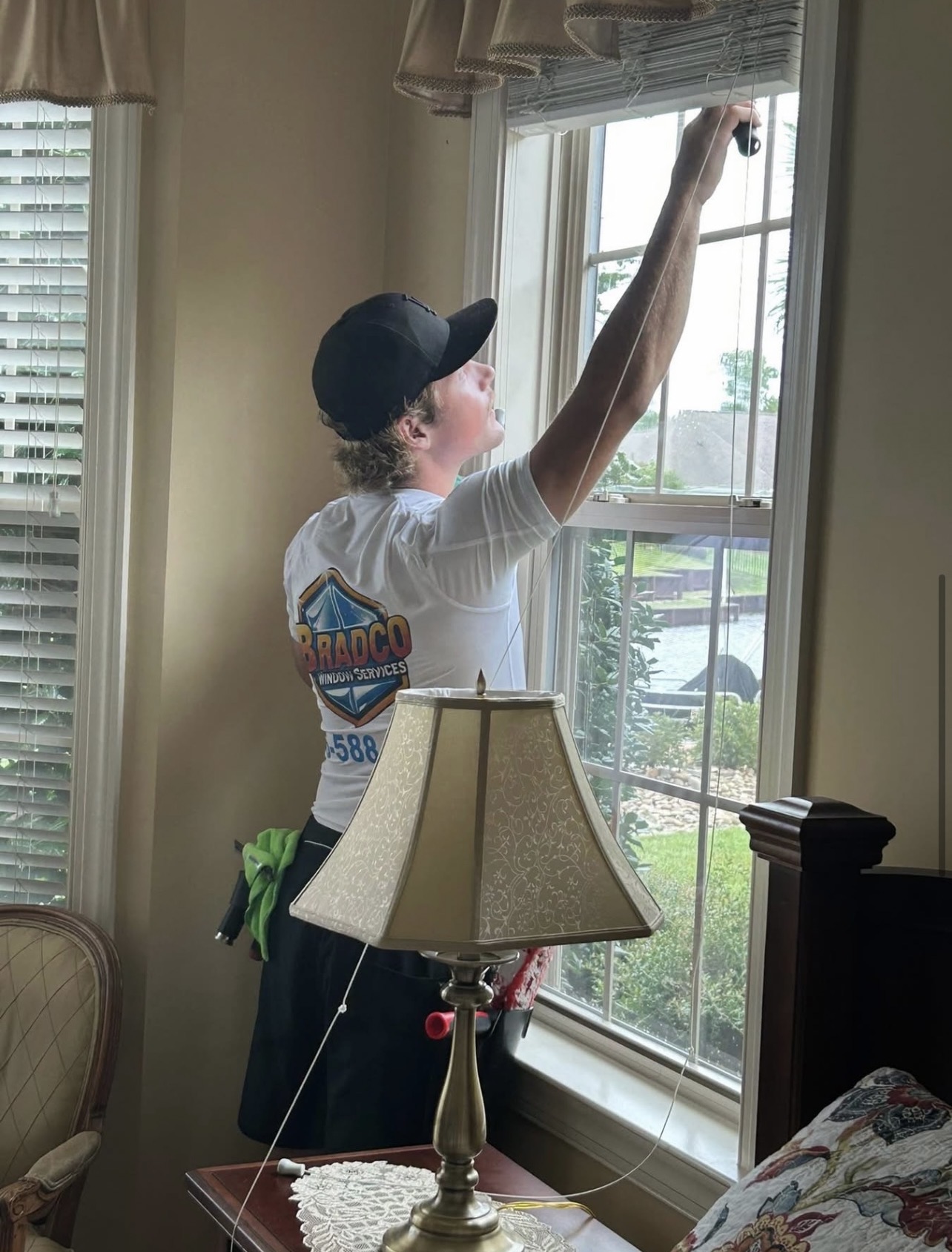 Window cleaning near me 's image