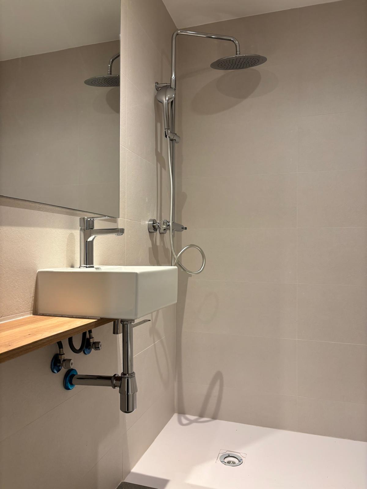 CPB – Acabados de Obra: Pavimentos, Alicatados y Pulidos.'s image