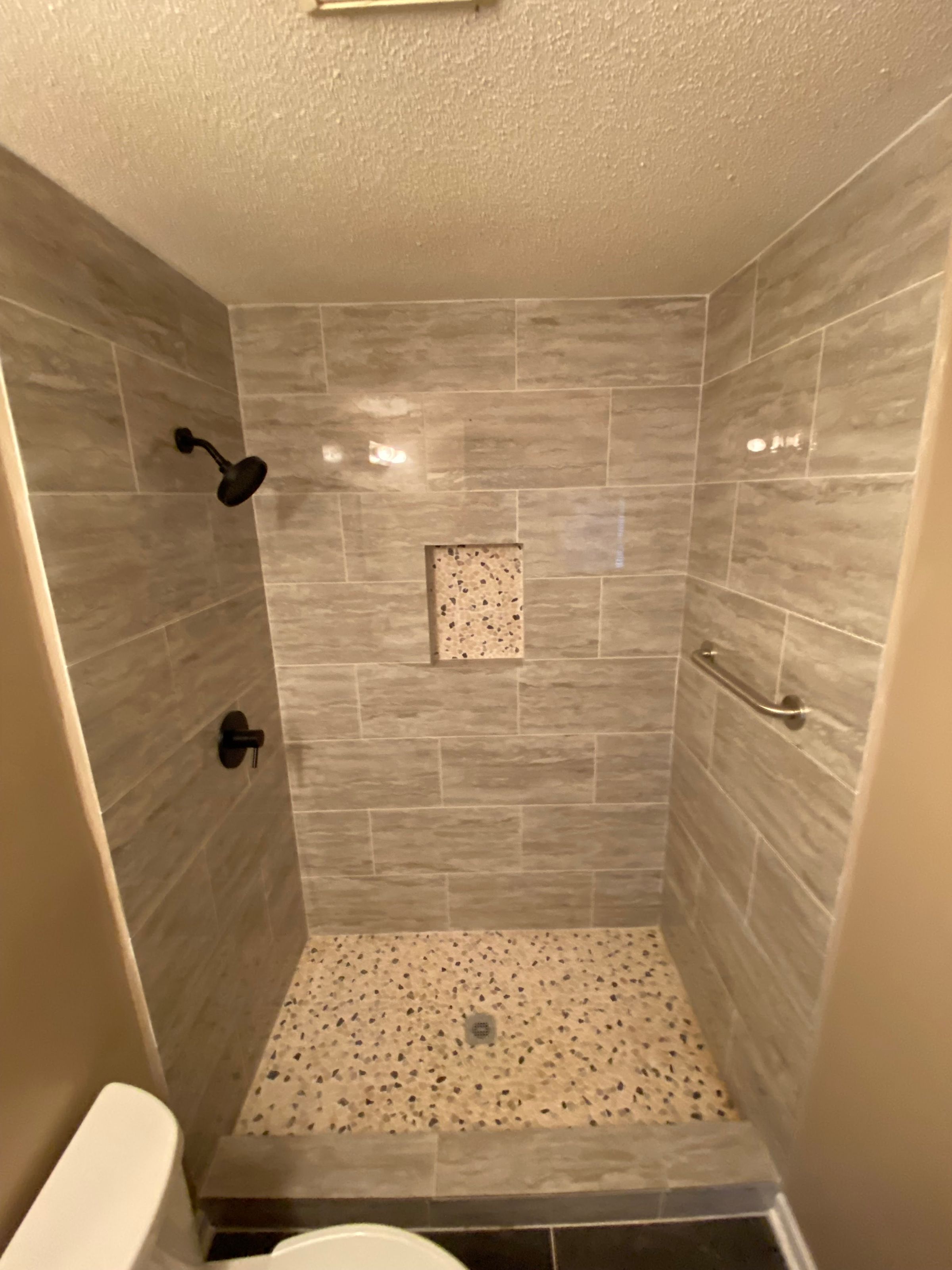 V. Reyes Remodeling LLC 's image