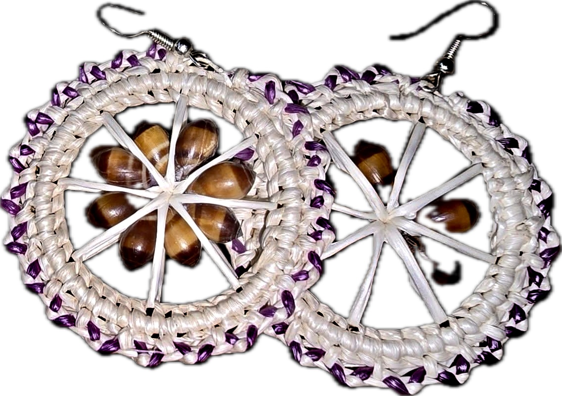  Handmade Crafts | Shell Necklaces, Woven Flowers & Bags's image