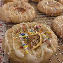 Lemon Butter with Lemon Zest glaze 