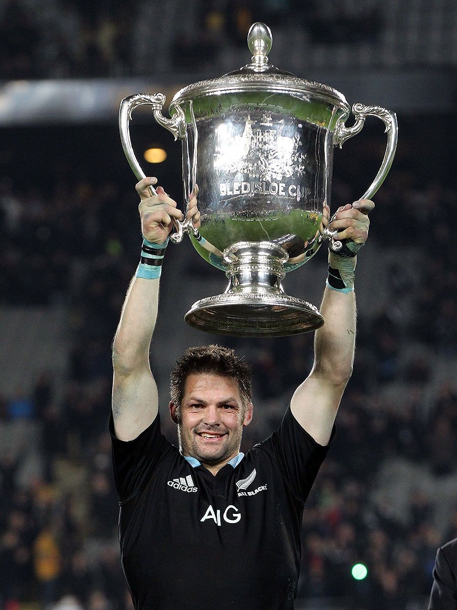 Richie McCaw (New Zealand) raises the Bledisloe Cup - victory over Trans-Tasman reveries Australia.