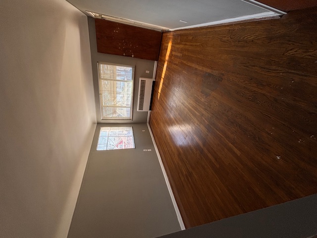 TRIM,CIELING AND WALL PAINTING