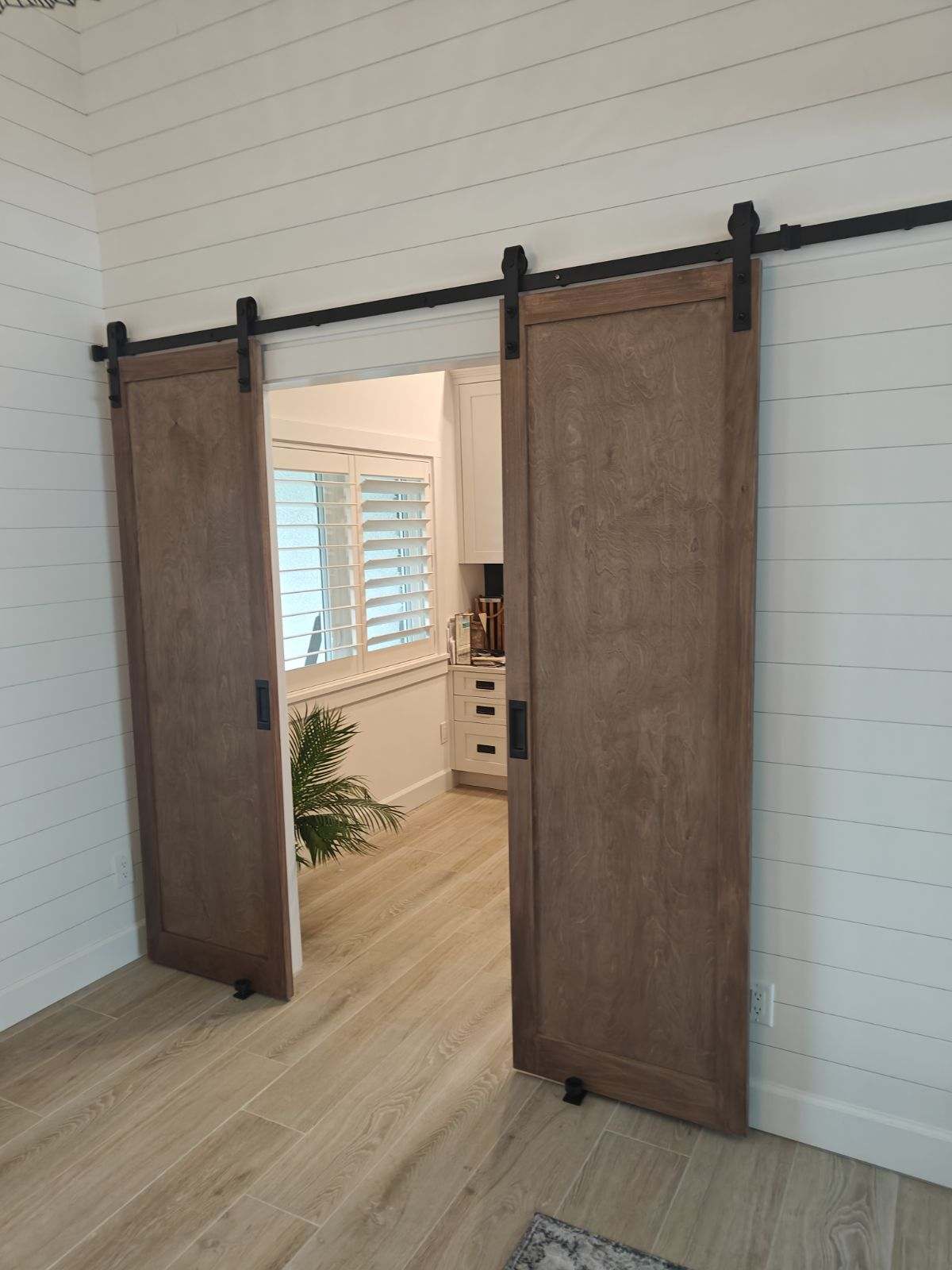 ISLAND BREEZE CUSTOM WOODWORK 's image