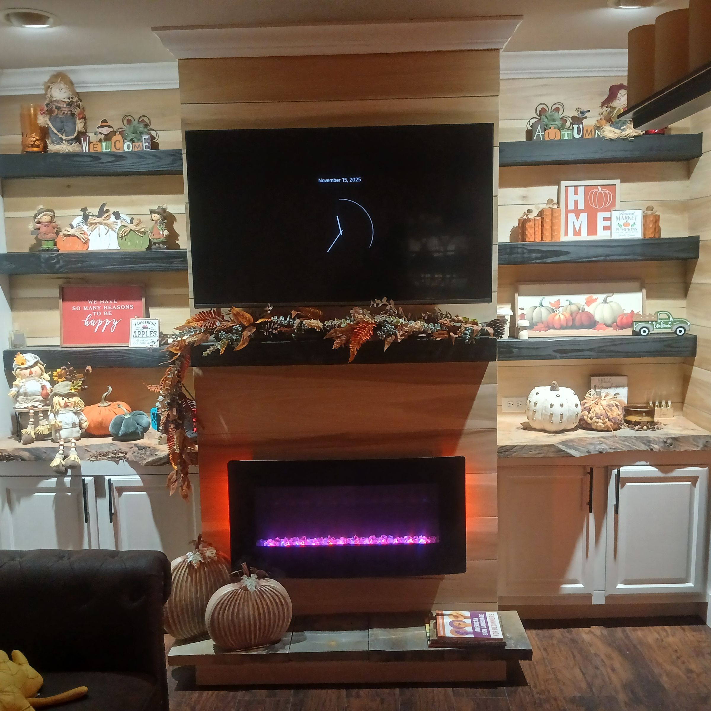 Mantles and floating  shelvesshelves