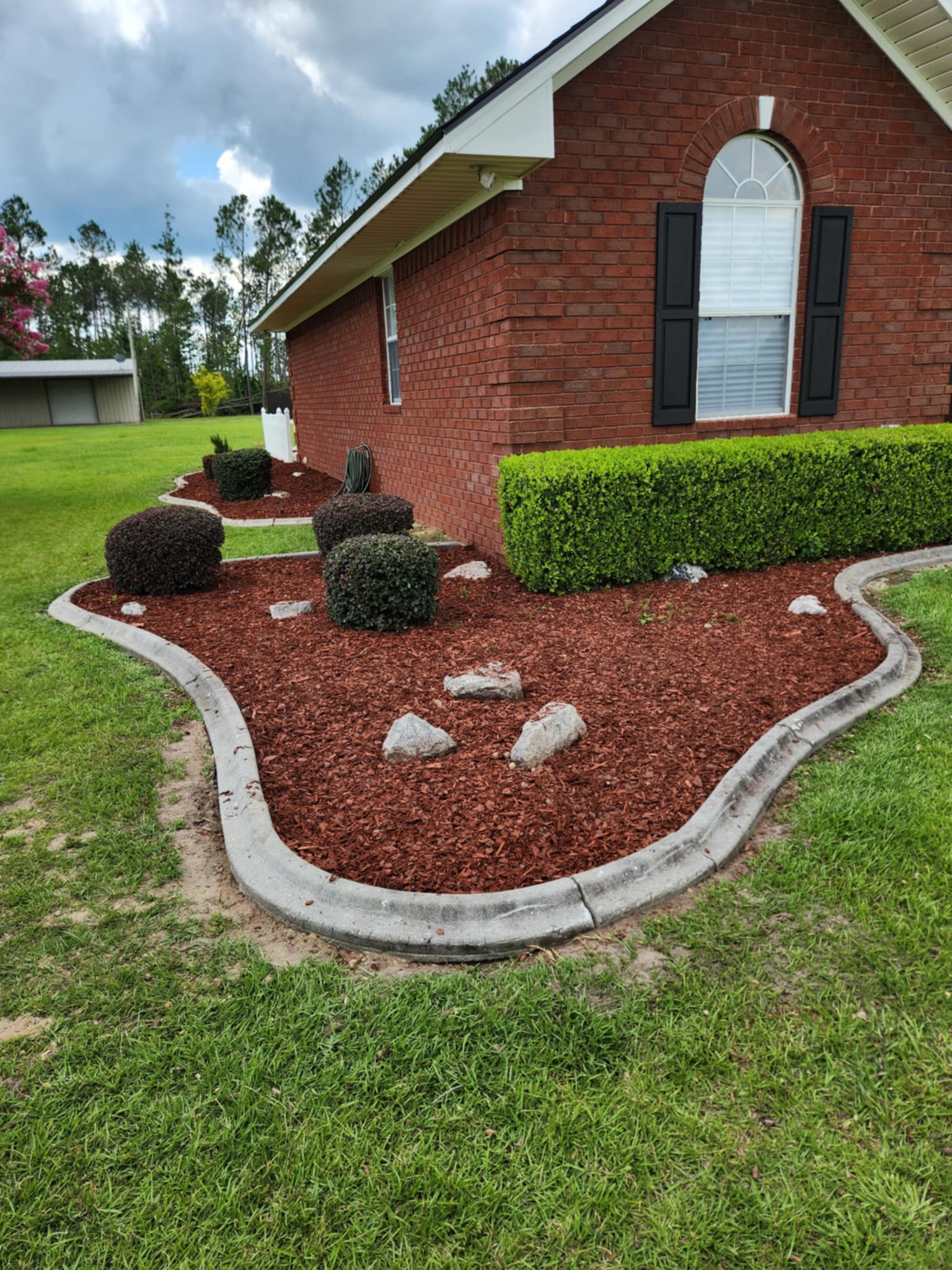 M & M Landscaping's image