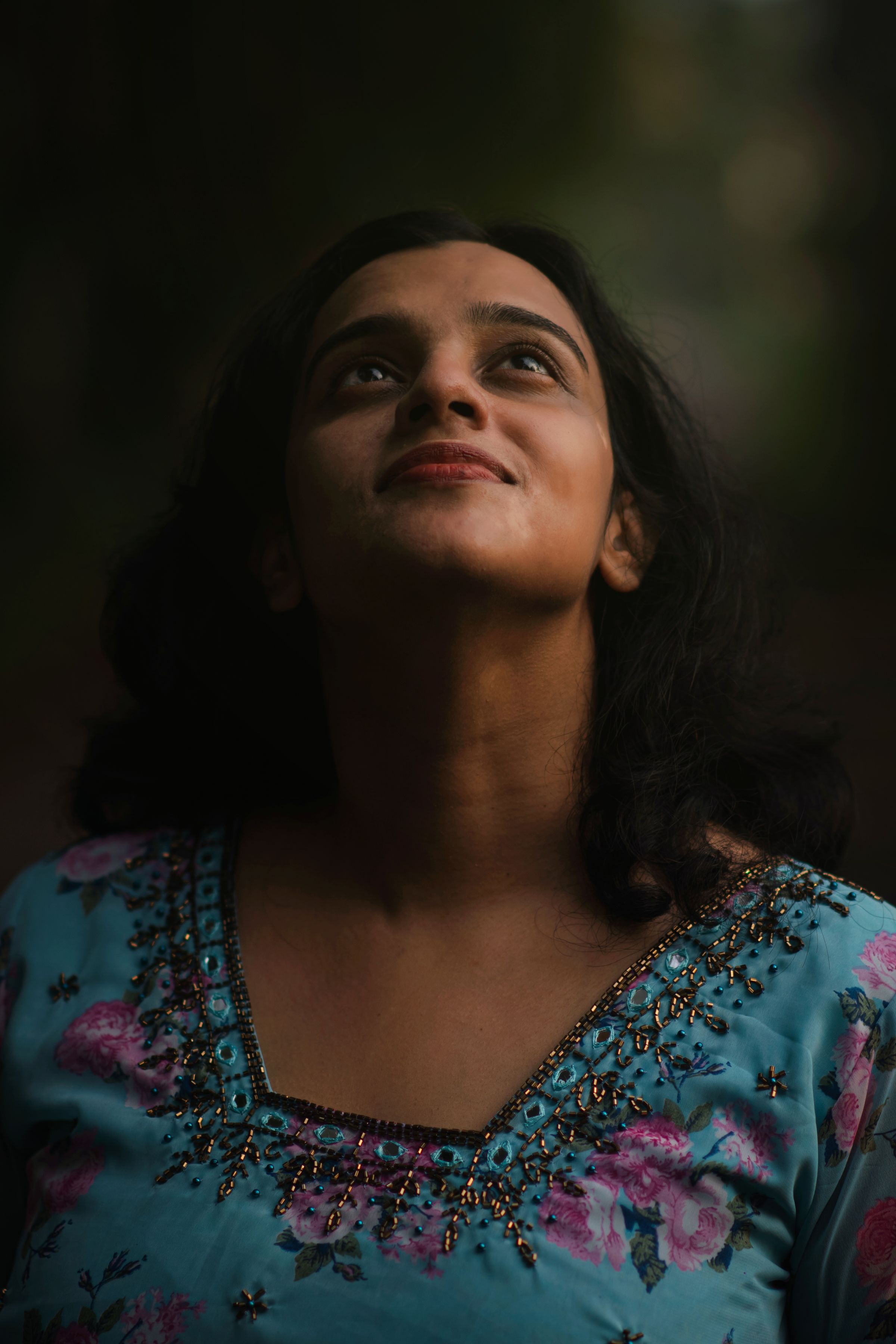 Looking Up to Light – A portrait filled with hope and wonder.