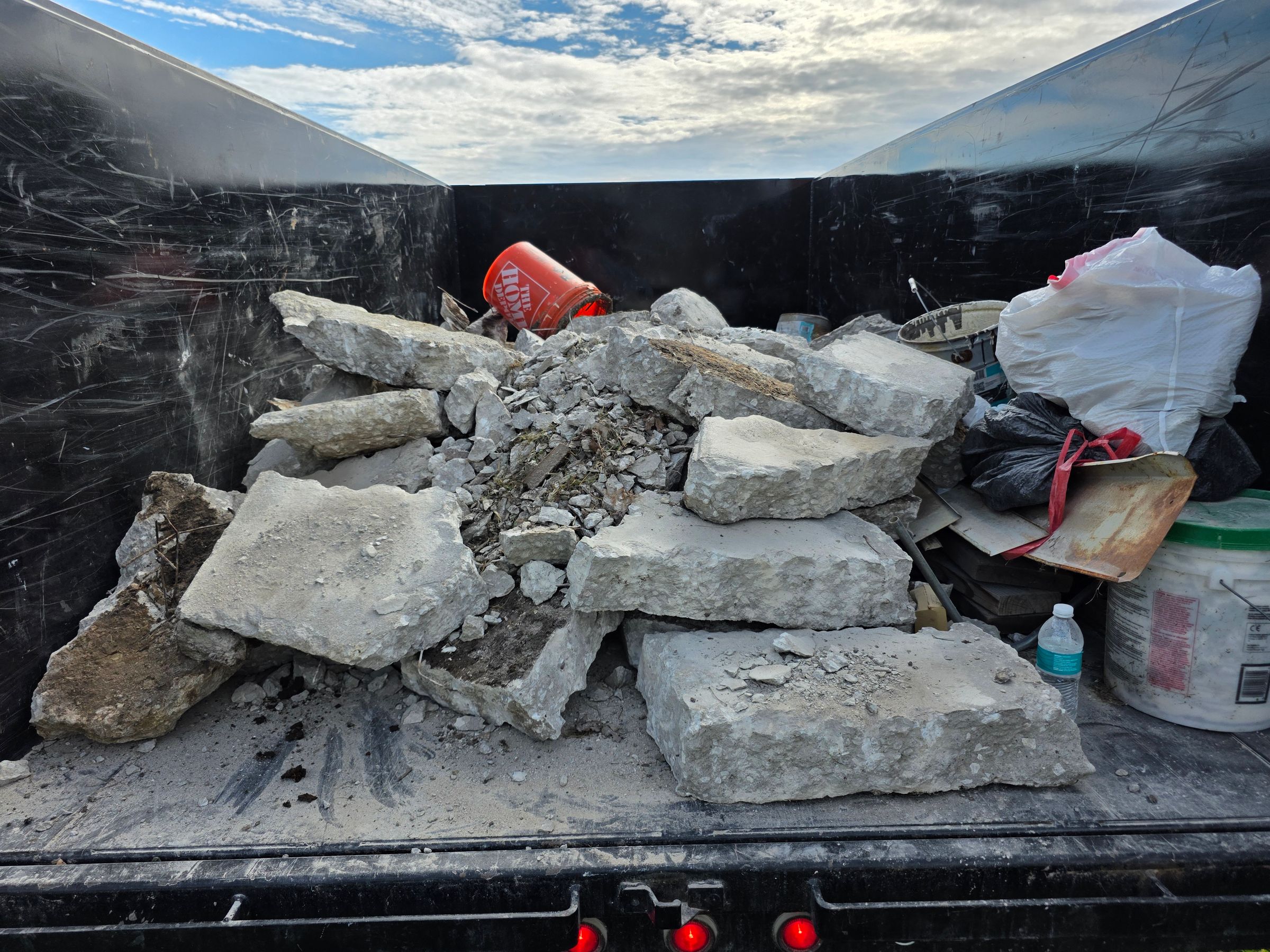 Stampede Hauling & Junk Removal, LLC's image