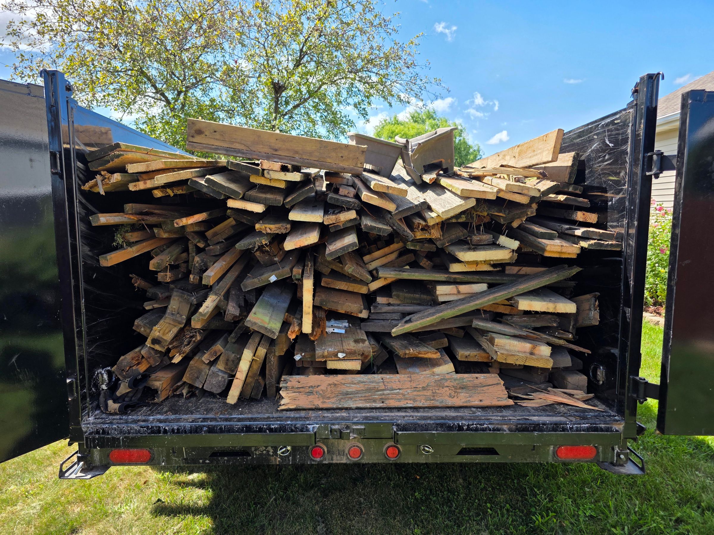 Stampede Hauling & Junk Removal, LLC's image