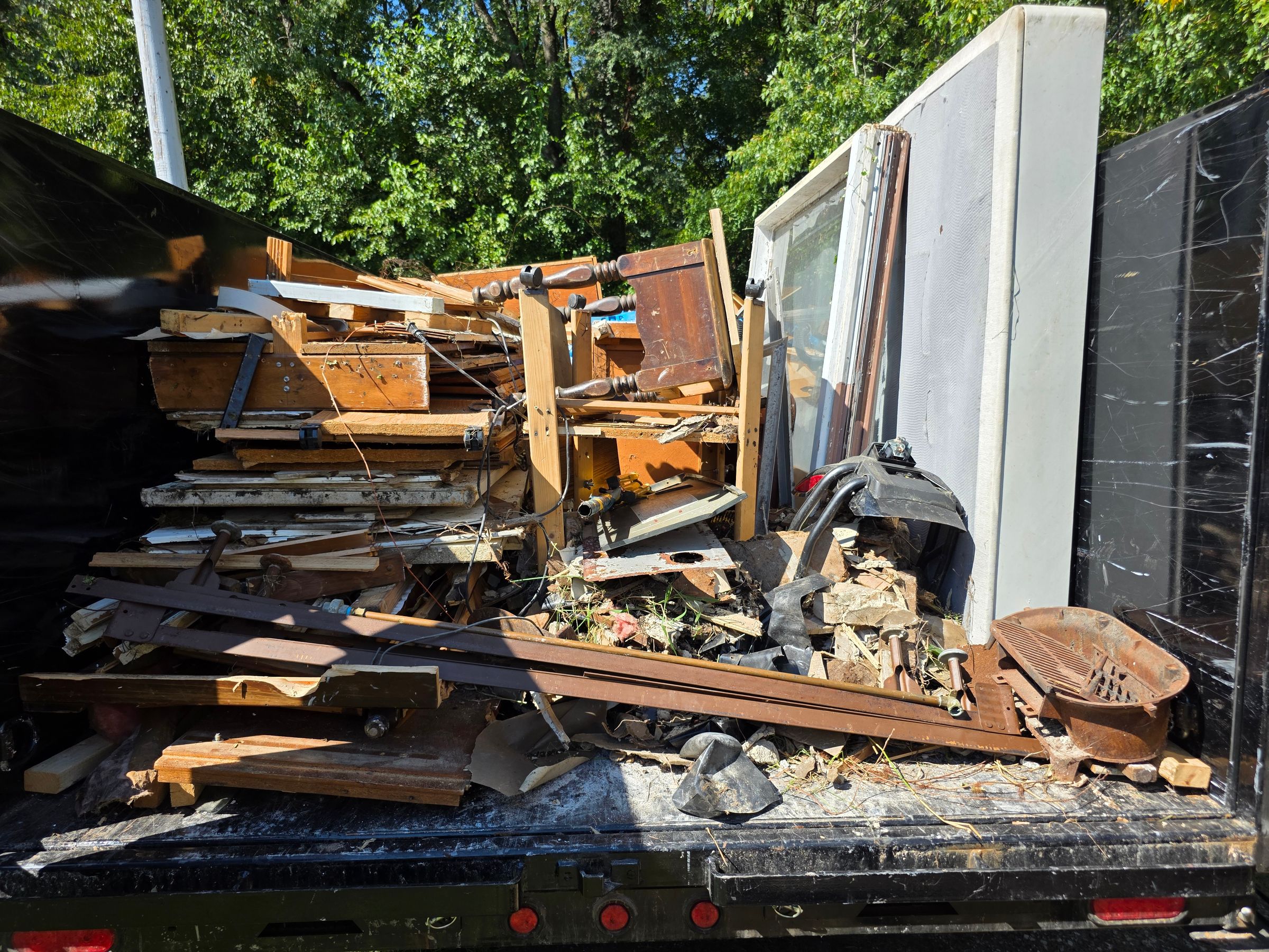 Stampede Hauling & Junk Removal, LLC's image