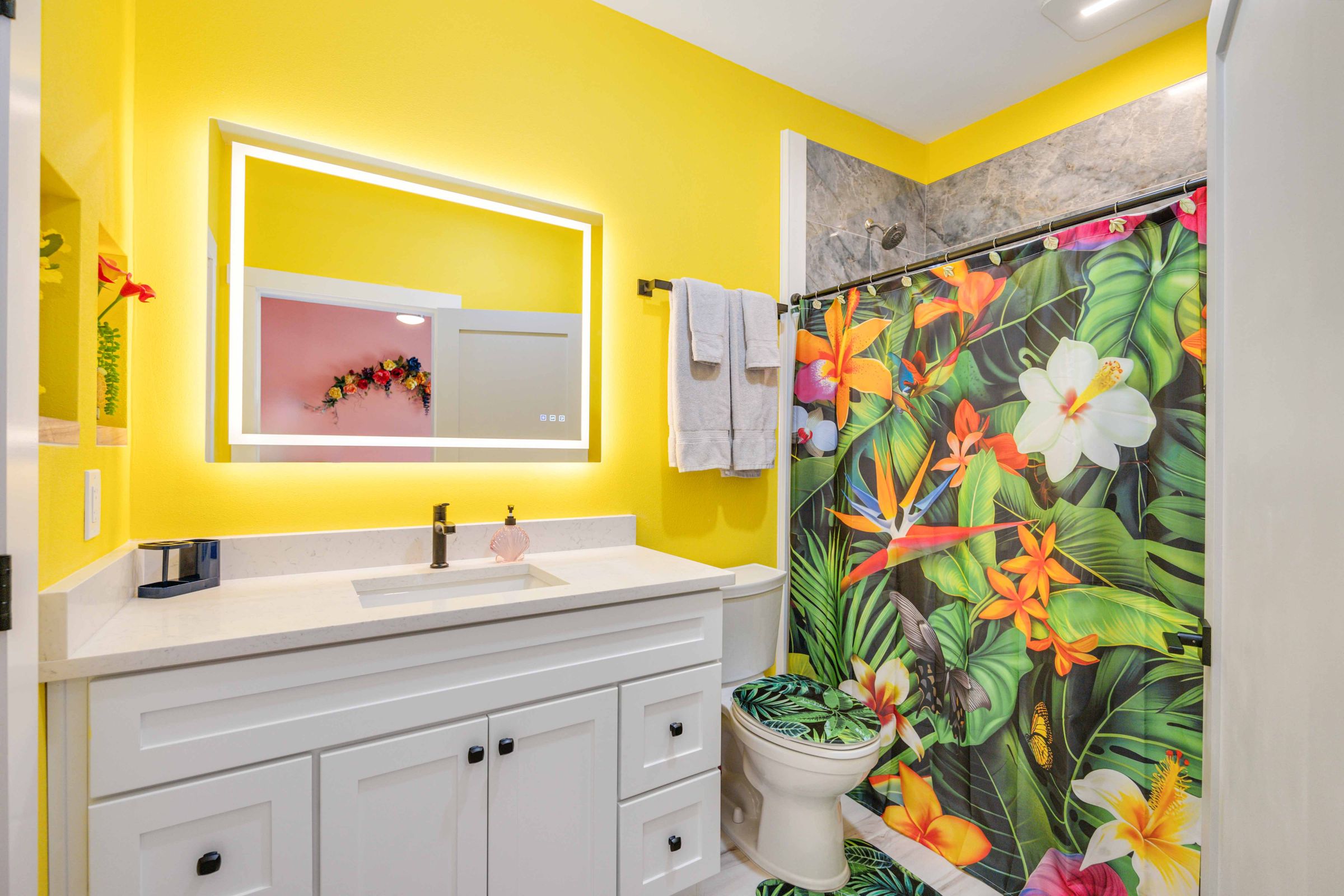 The Bird of Paradise Mstr Bath