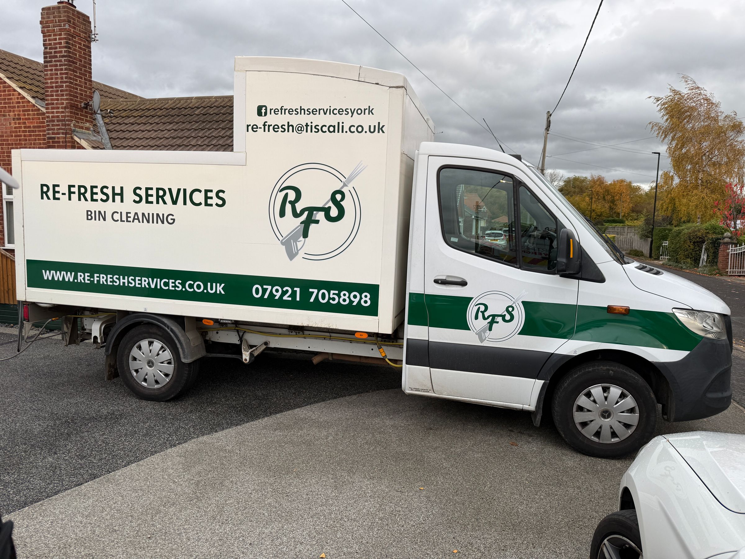 RE-FRESH SERVICES's image
