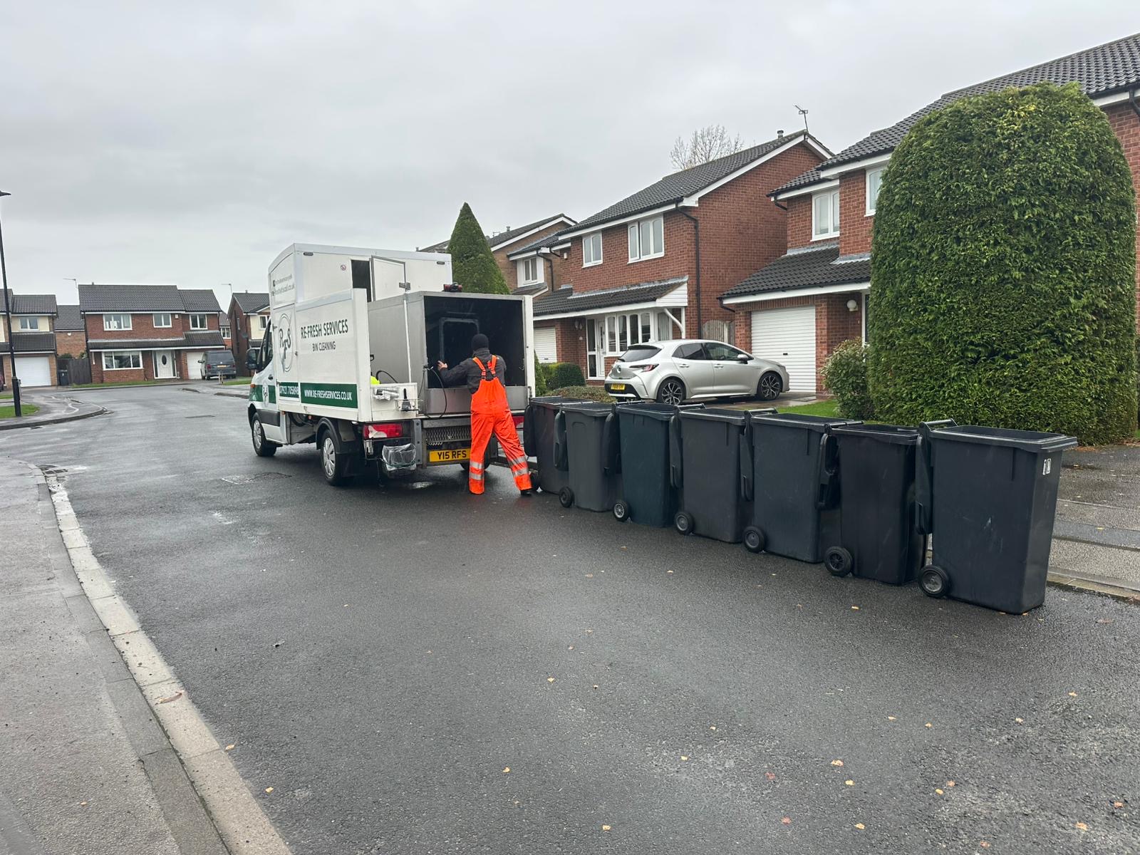 RE-FRESH SERVICES's image