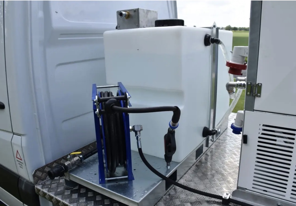 Ability to clean commercial bin stores