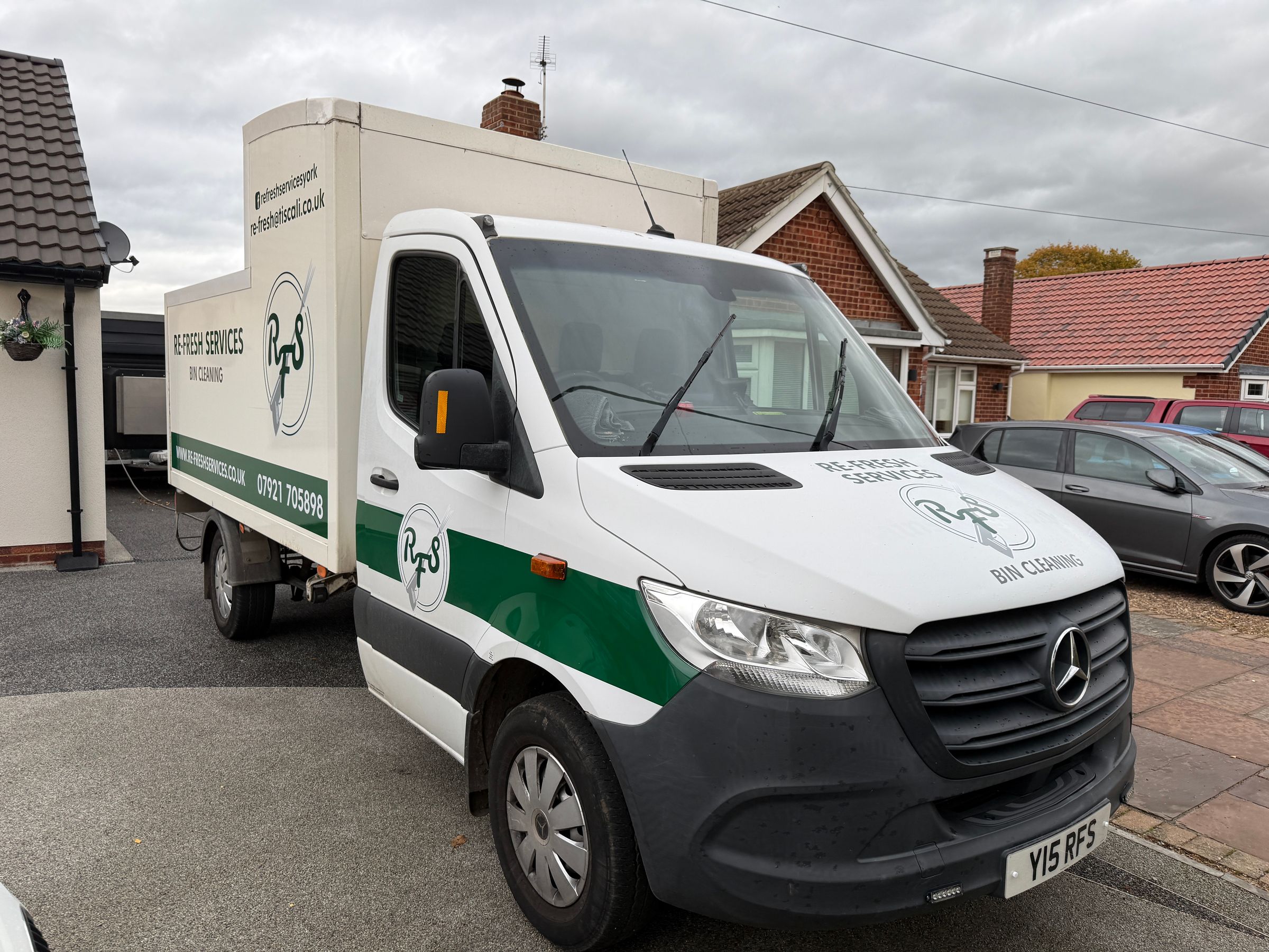 RE-FRESH SERVICES's image