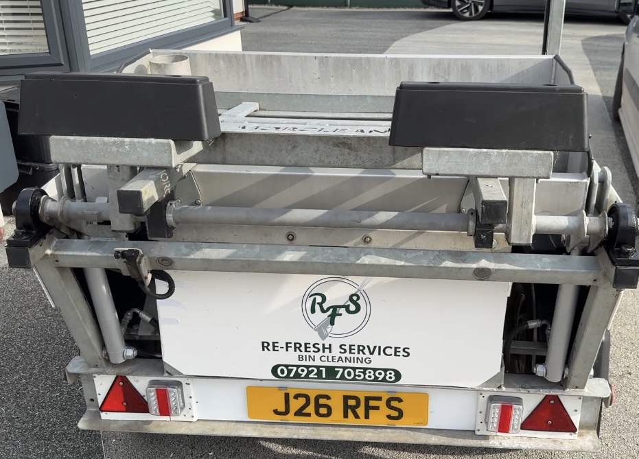 RE-FRESH SERVICES's image