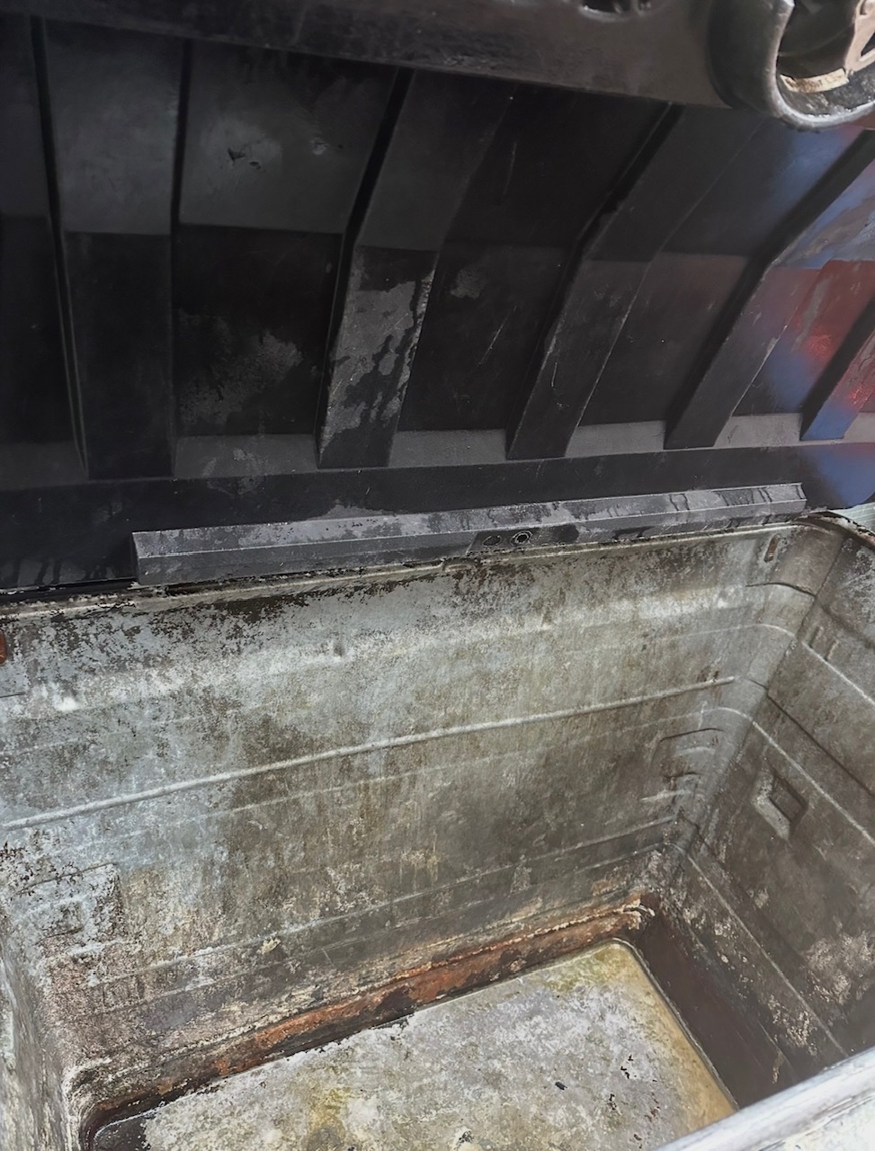 commercial 660 litre 4 wheel bin