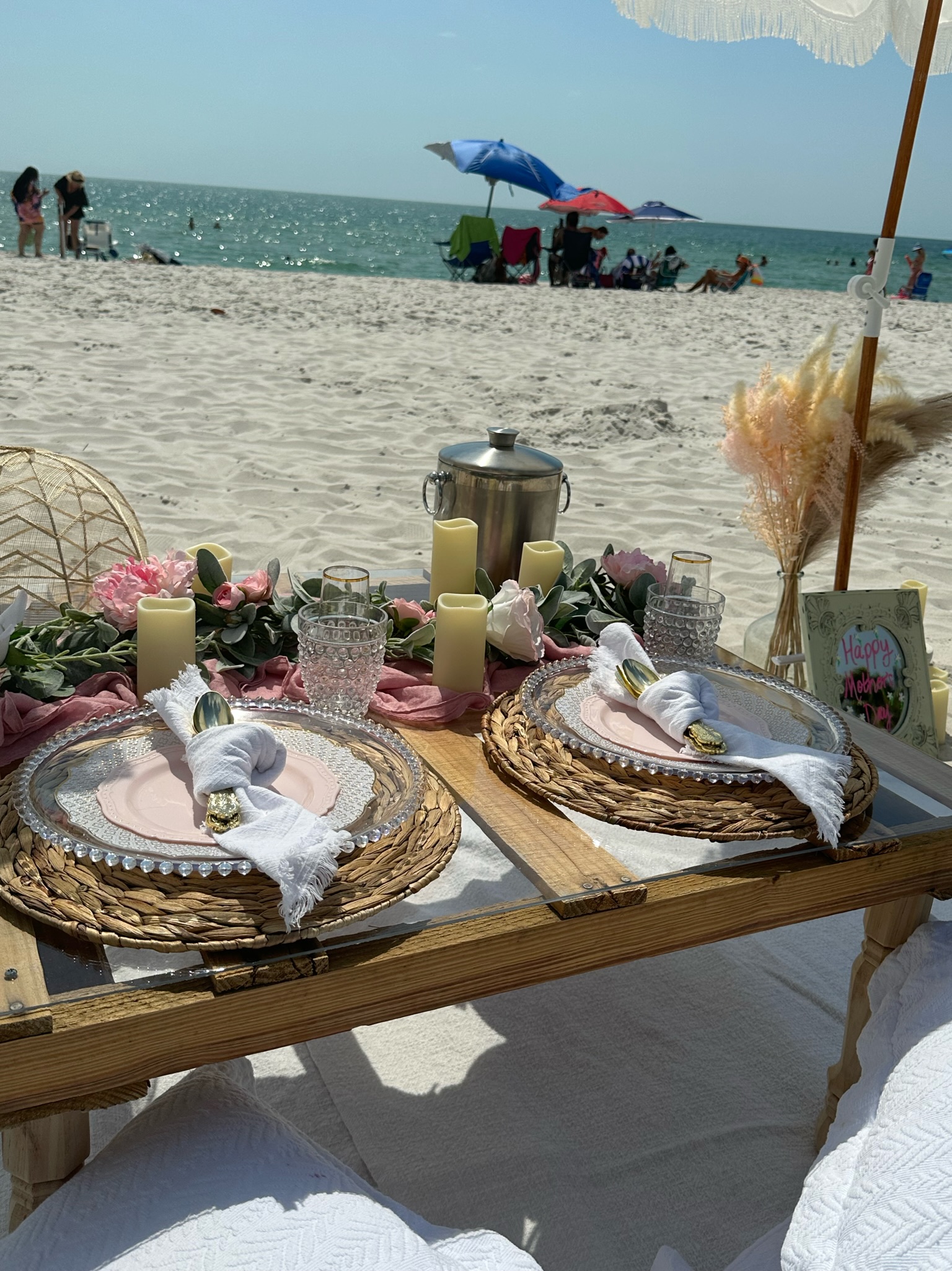 Hoppy Occasions | Luxury Picnic & Beach Event Setup's image