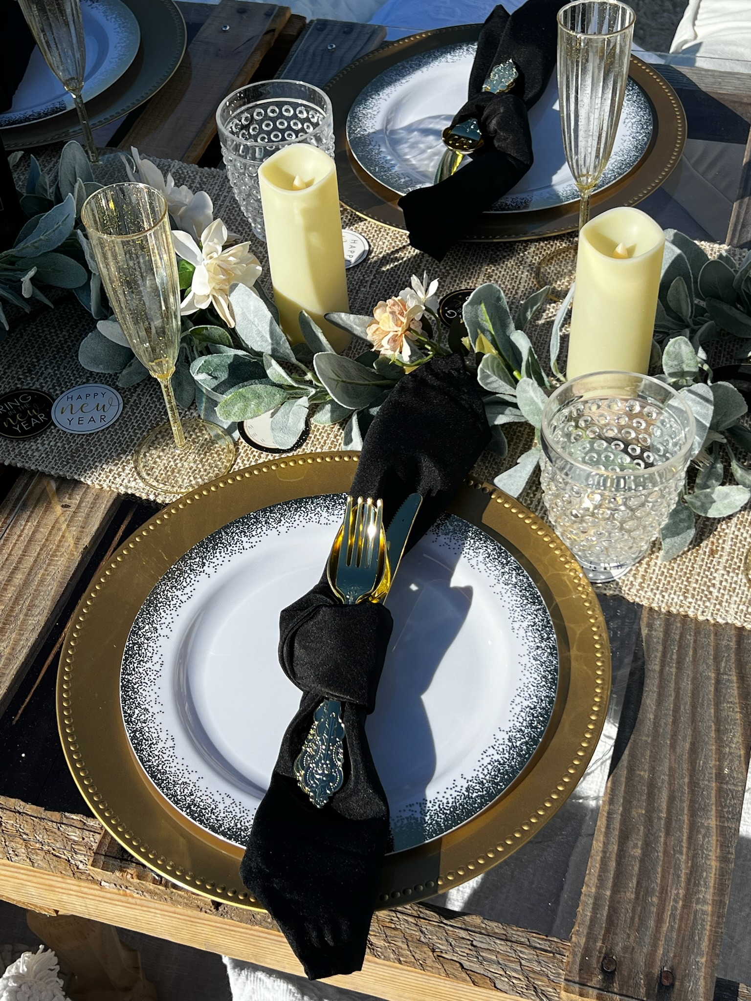 Hoppy Occasions | Luxury Picnic & Beach Event Setup's image