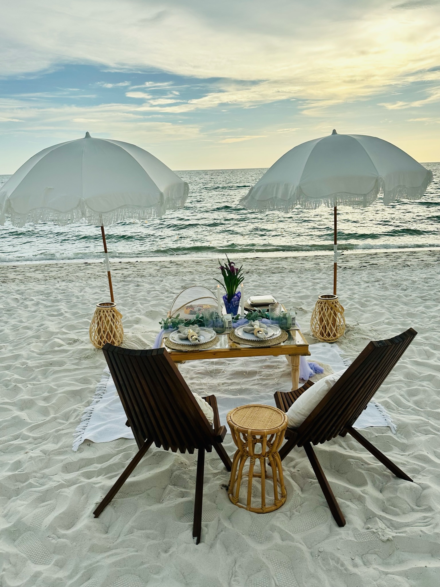 Hoppy Occasions | Luxury Picnic & Beach Event Setup's image