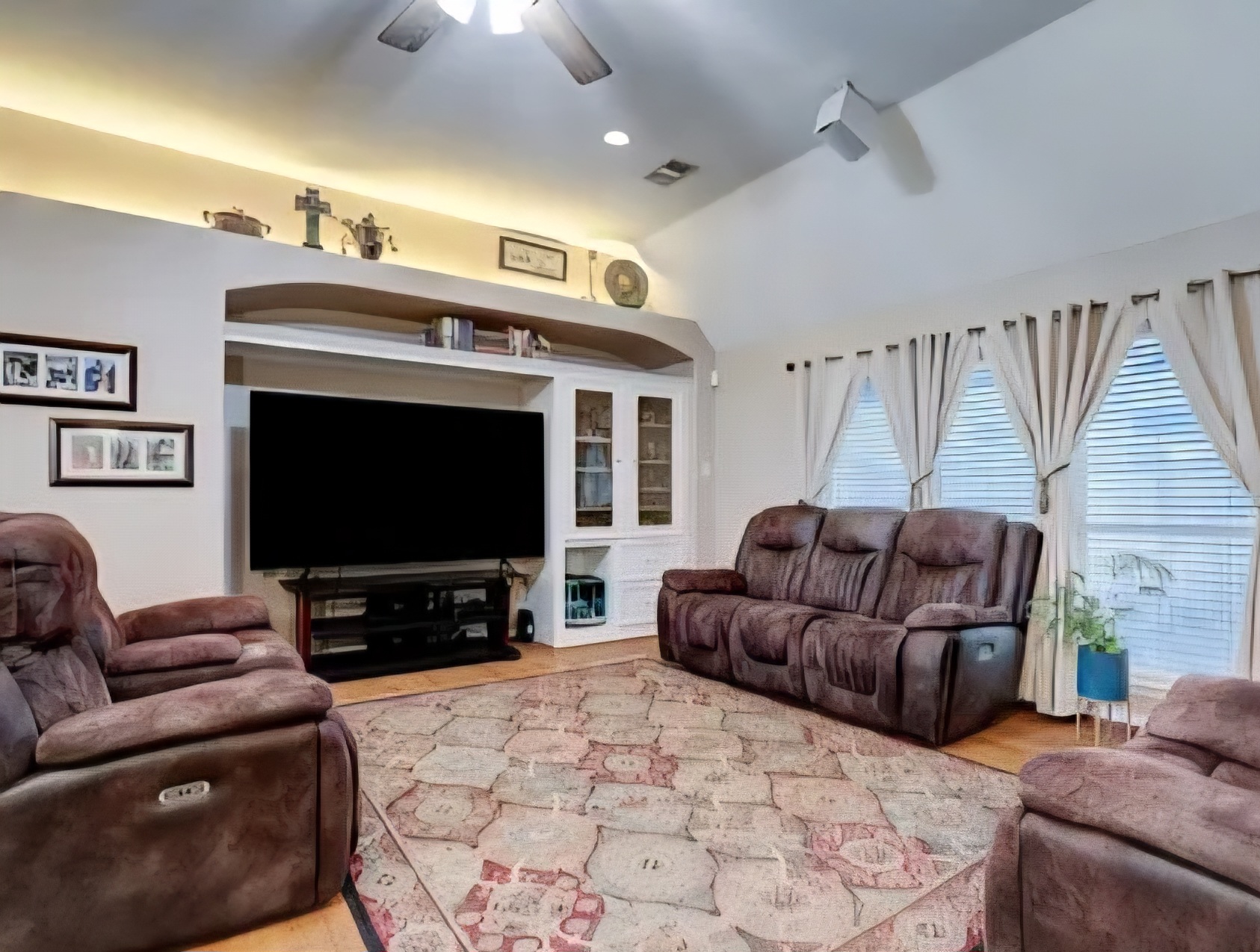 Fireplace 1 (Before)